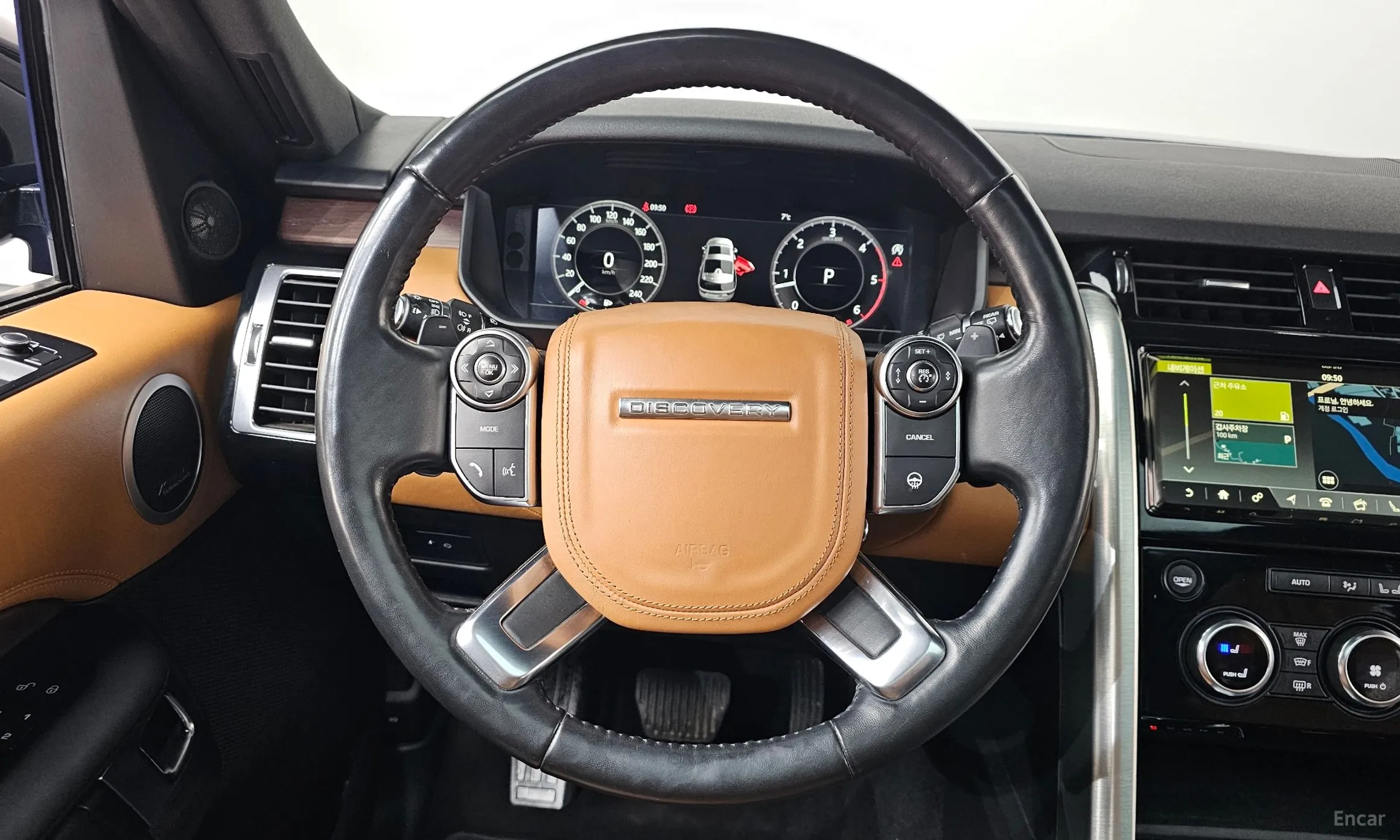 Land Rover Discovery 5 превью 13