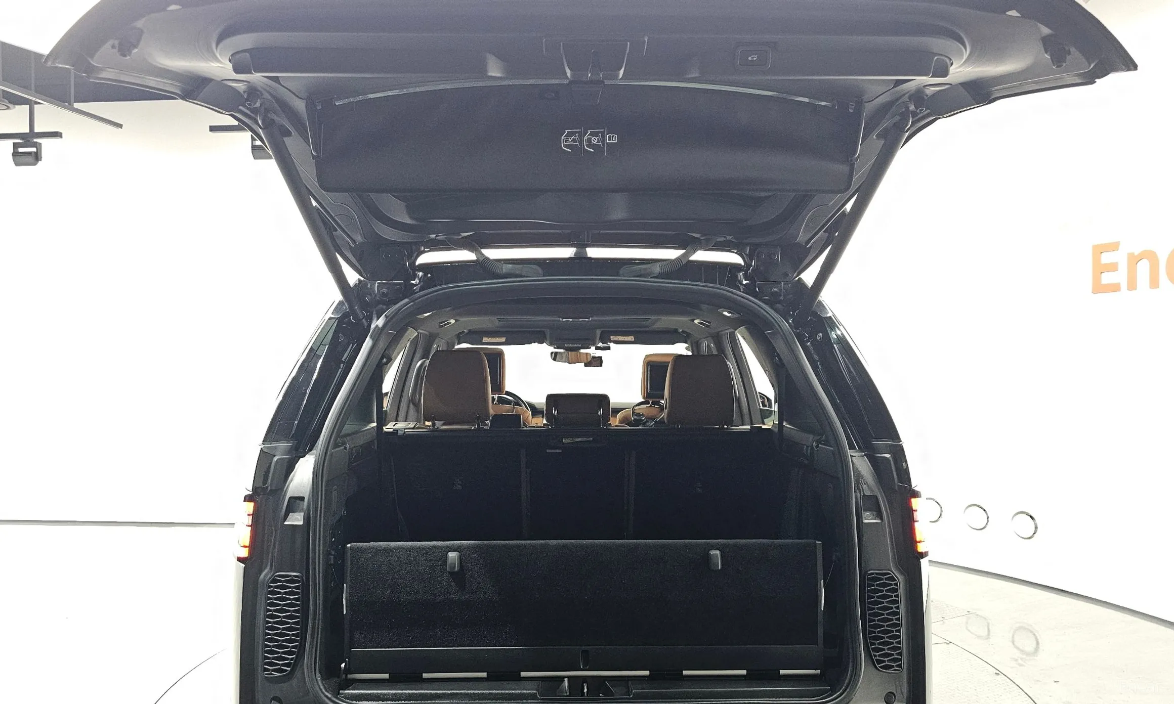 Land Rover Discovery 5 превью 20
