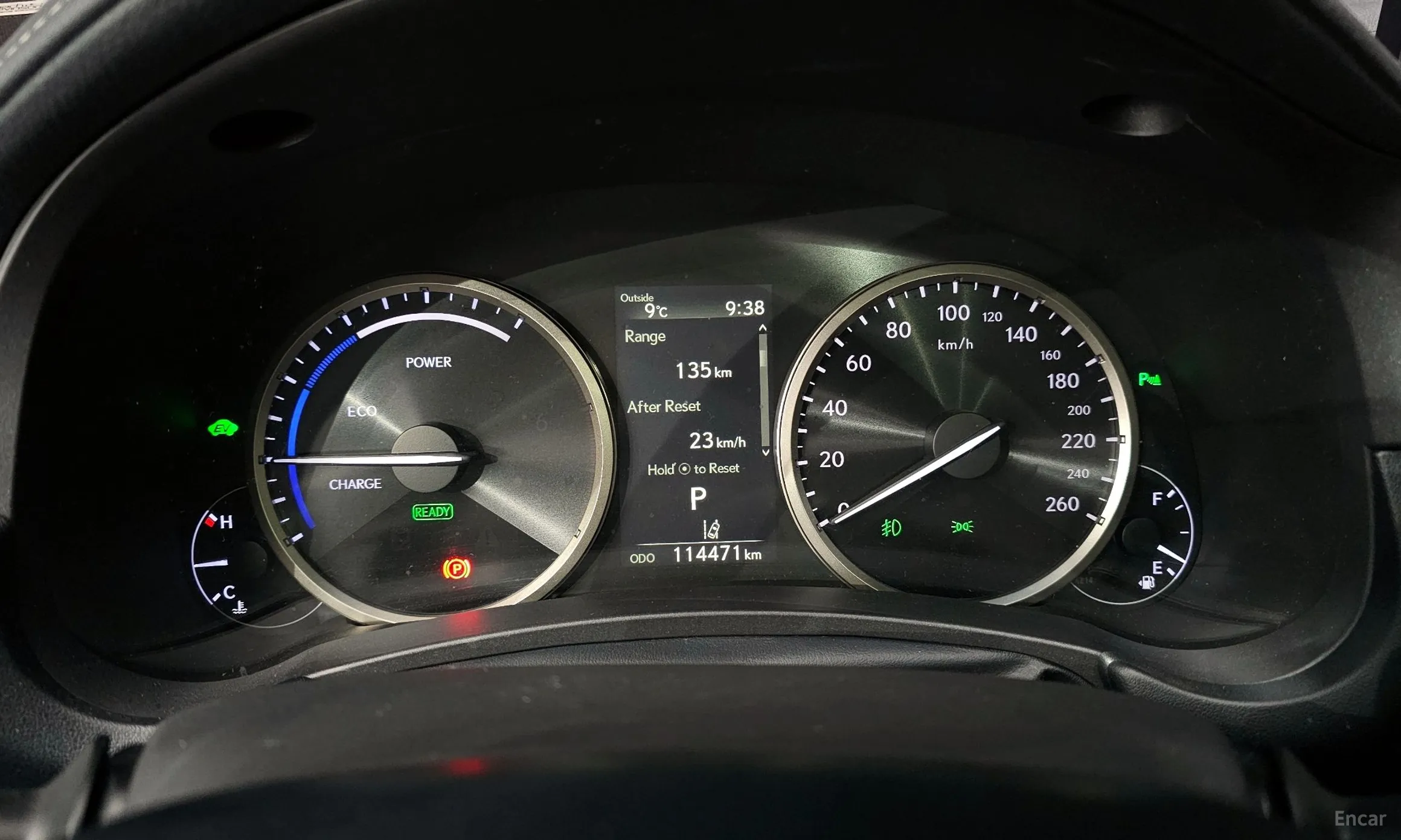 Lexus NX300h превью 8