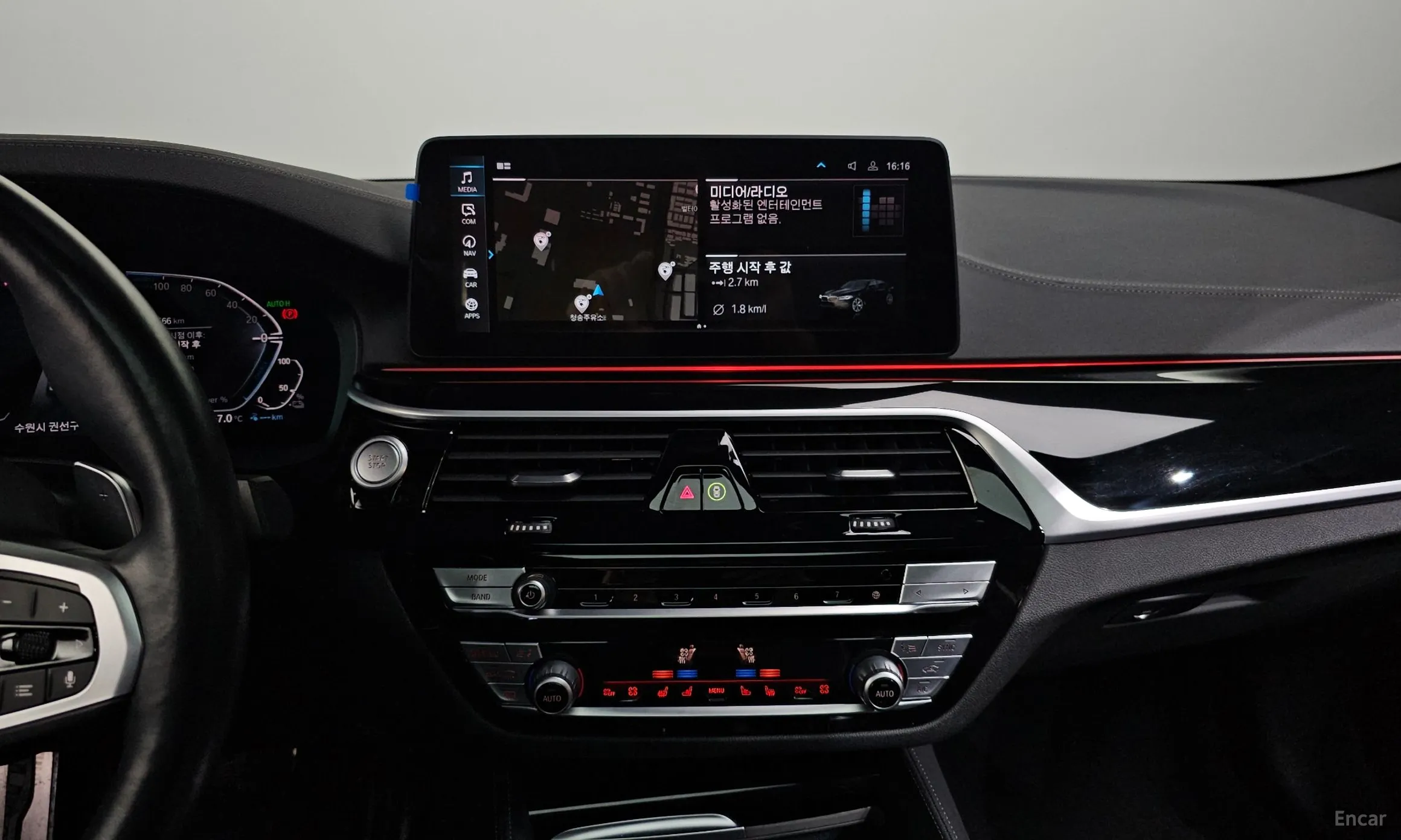 BMW 5 Series (G30) превью 14
