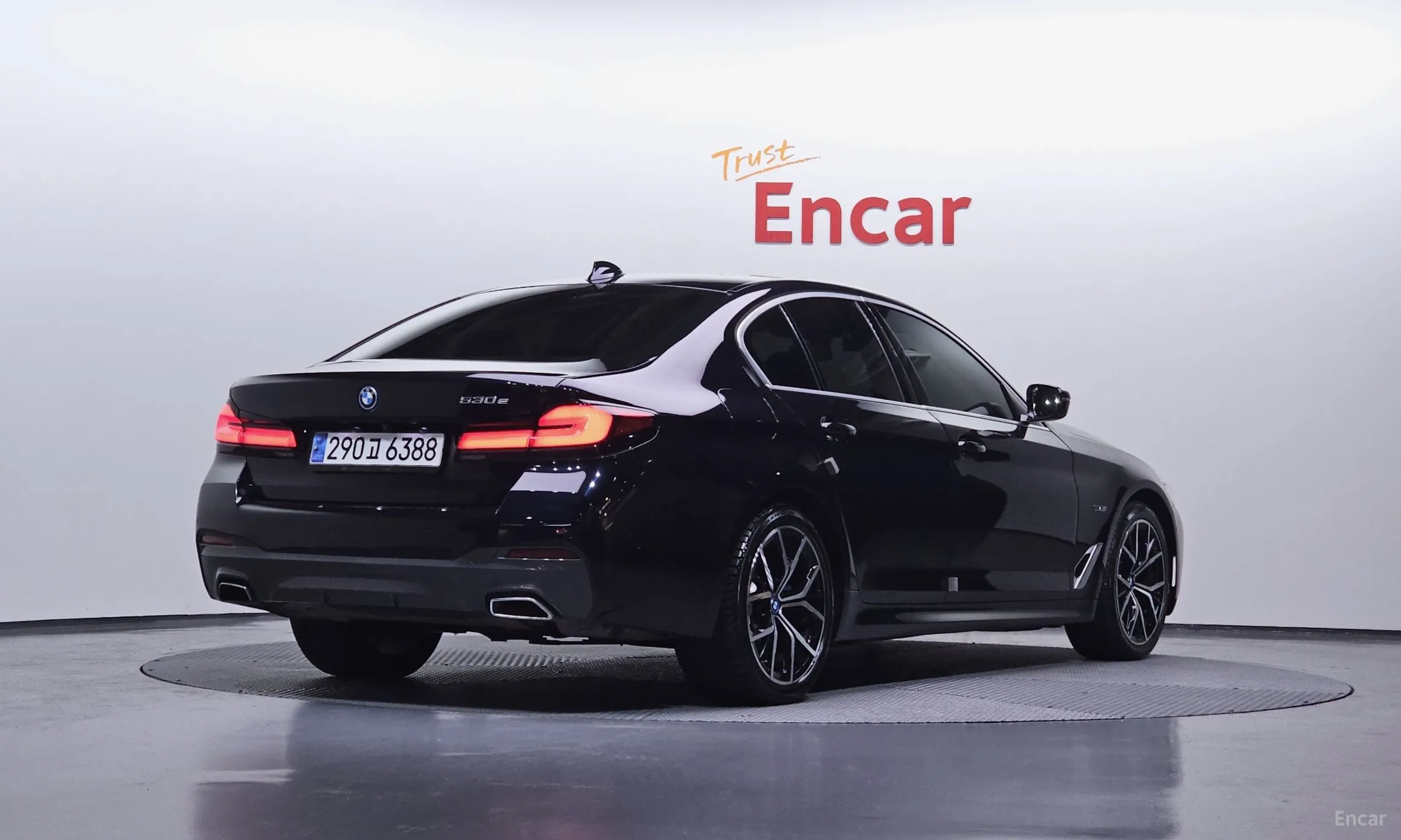 BMW 5 Series (G30) превью 2