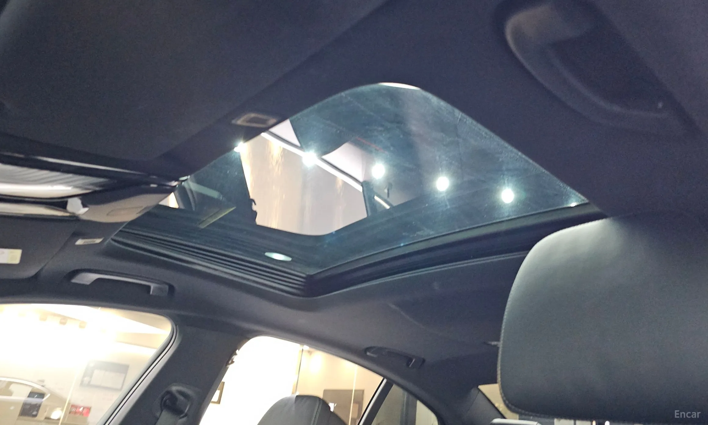 BMW 5 Series (G30) превью 19