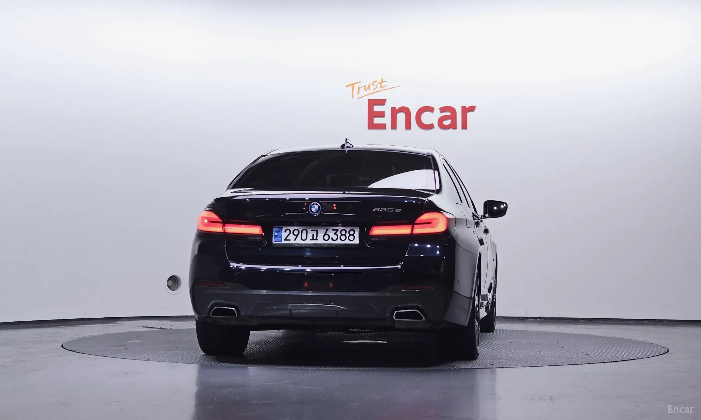 BMW 5 Series (G30) превью 4