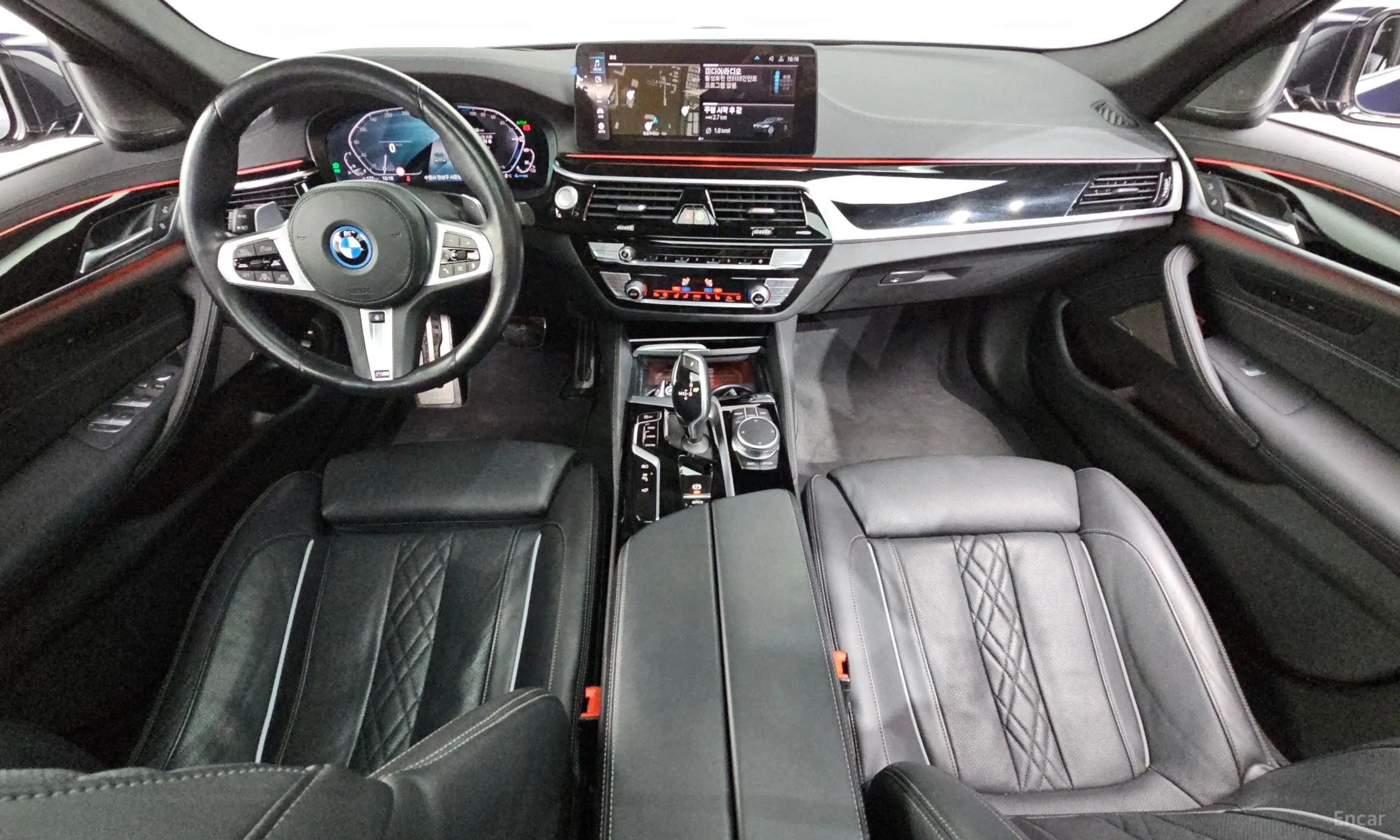 BMW 5 Series (G30) превью 7