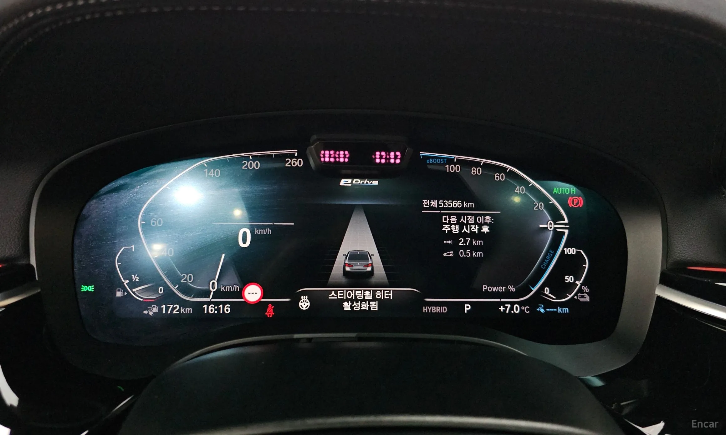 BMW 5 Series (G30) превью 8