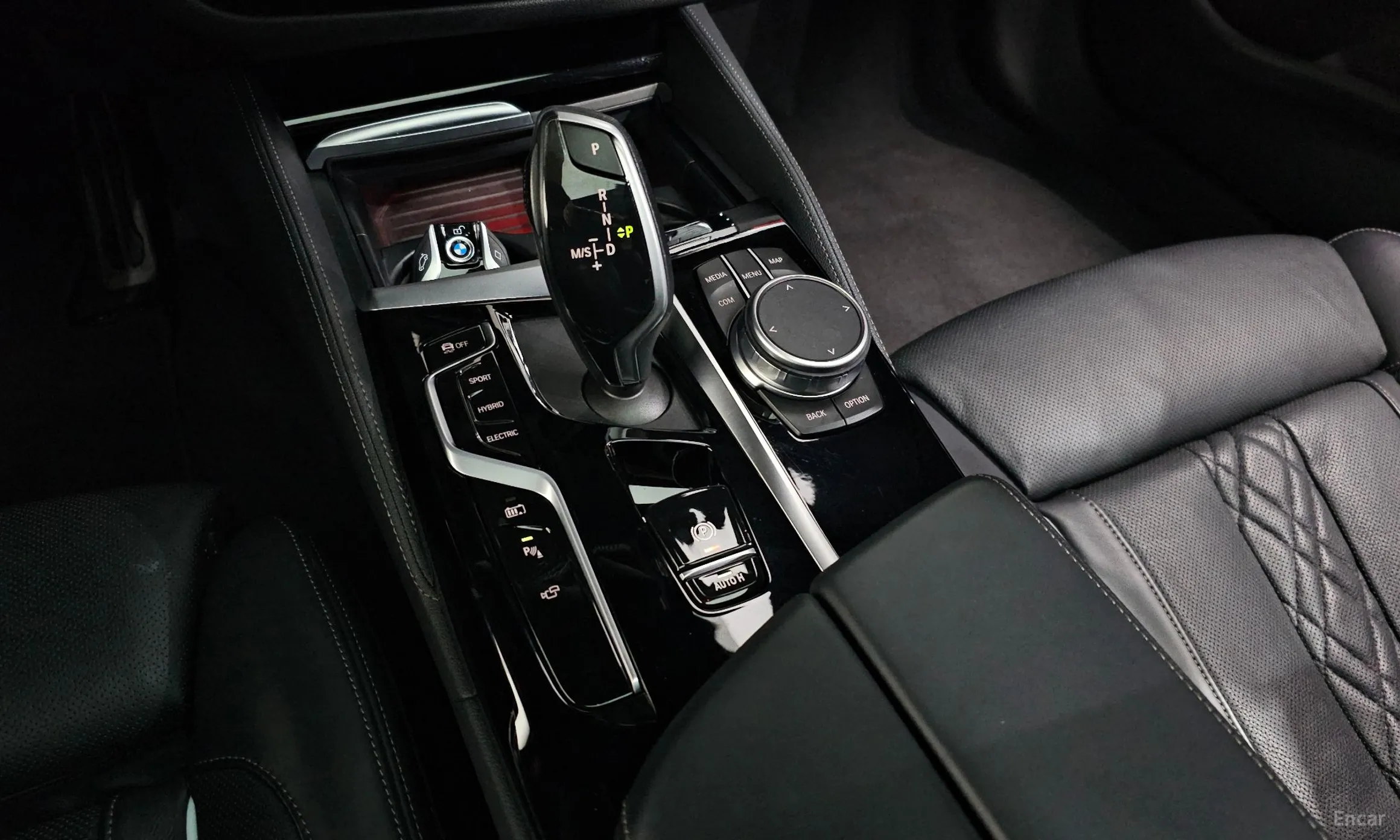 BMW 5 Series (G30) превью 9