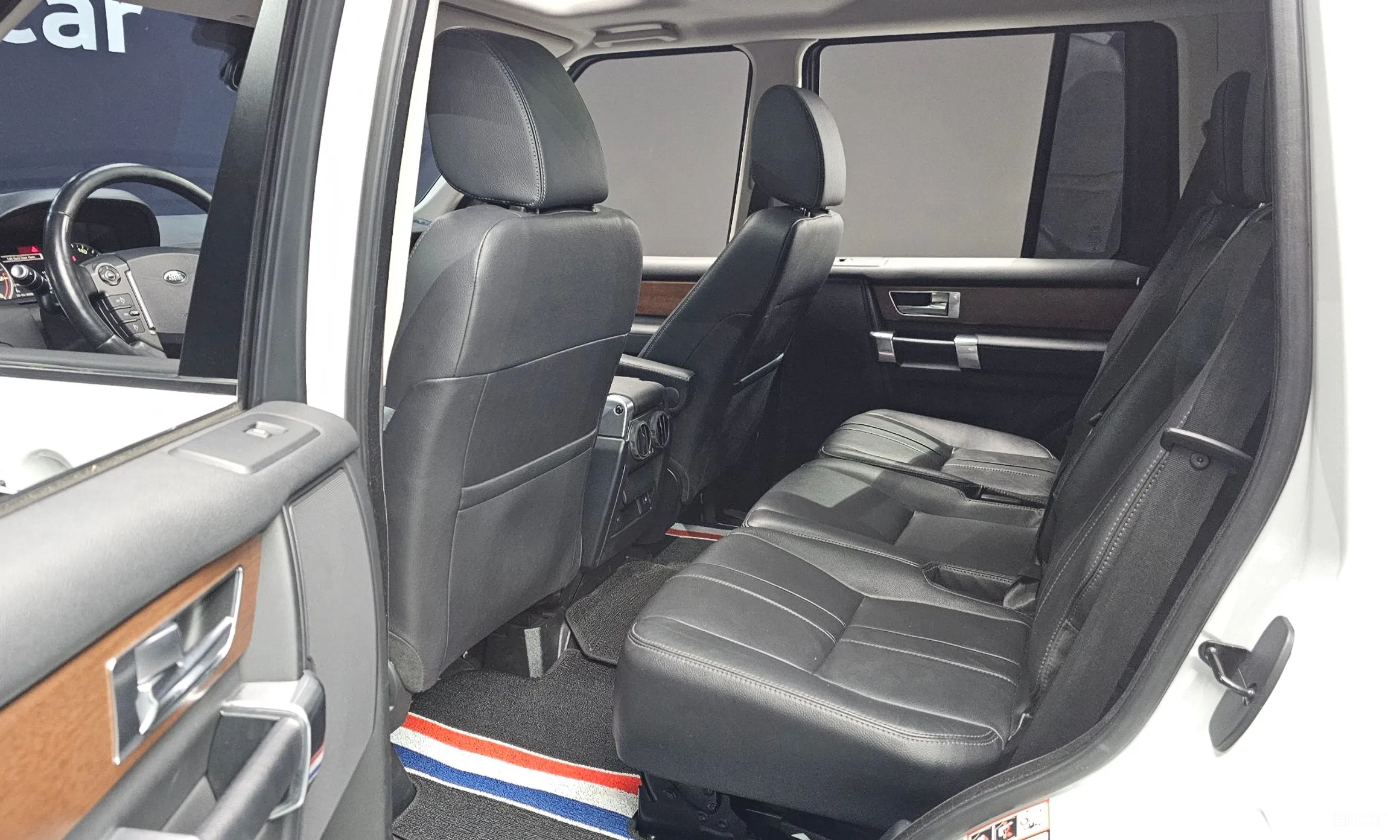 Land Rover Discovery 4 превью 12