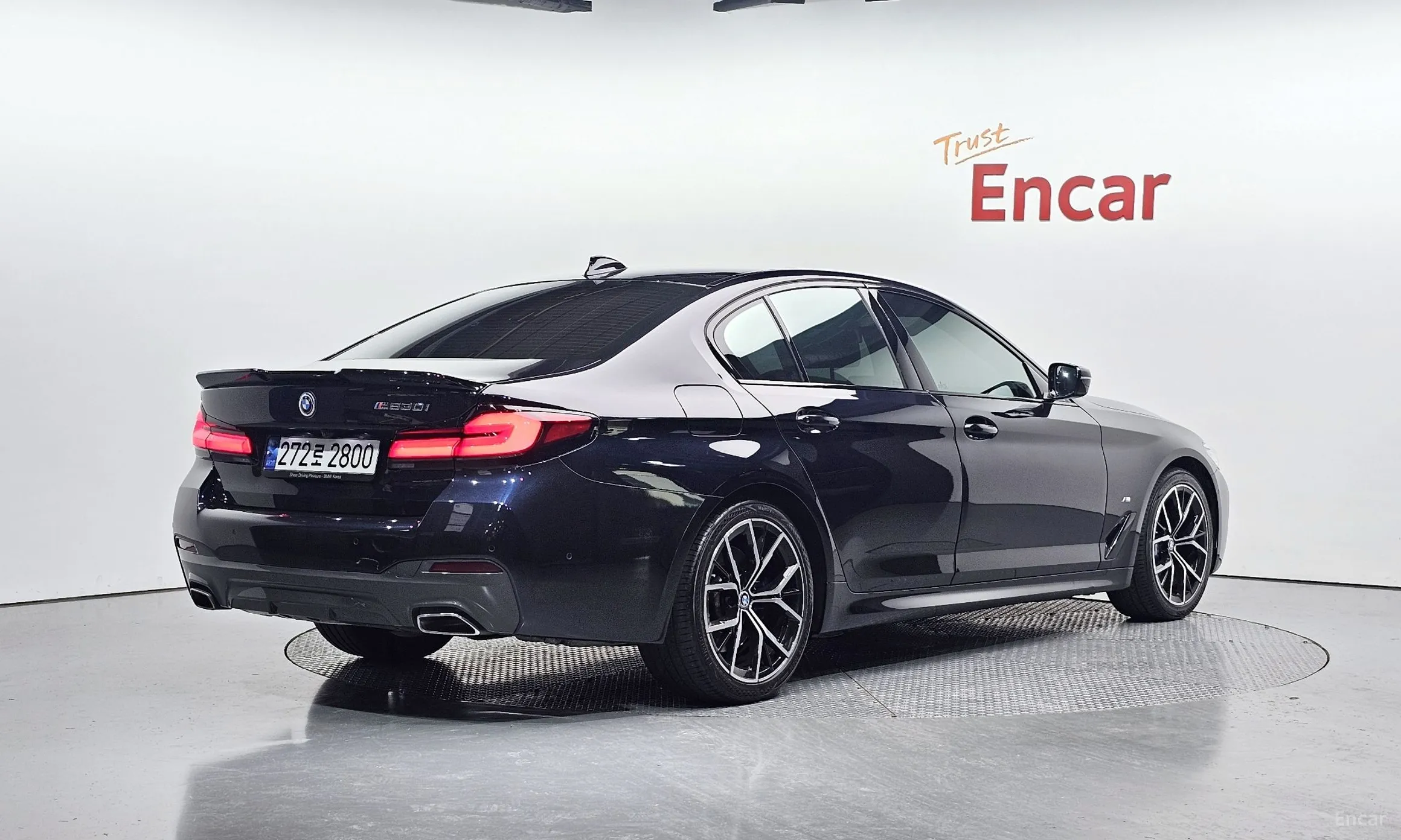 BMW 5 Series (G30) превью 2