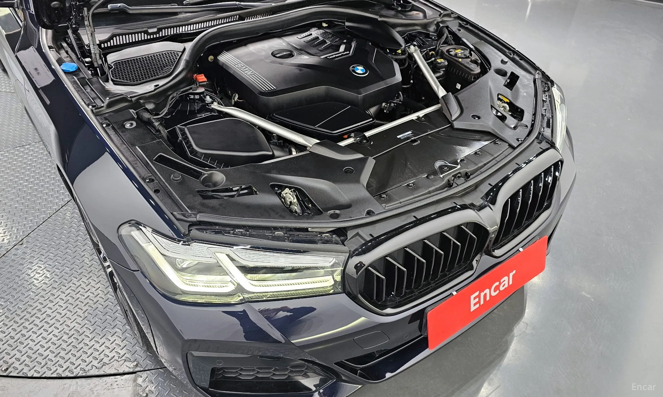 BMW 5 Series (G30) превью 6