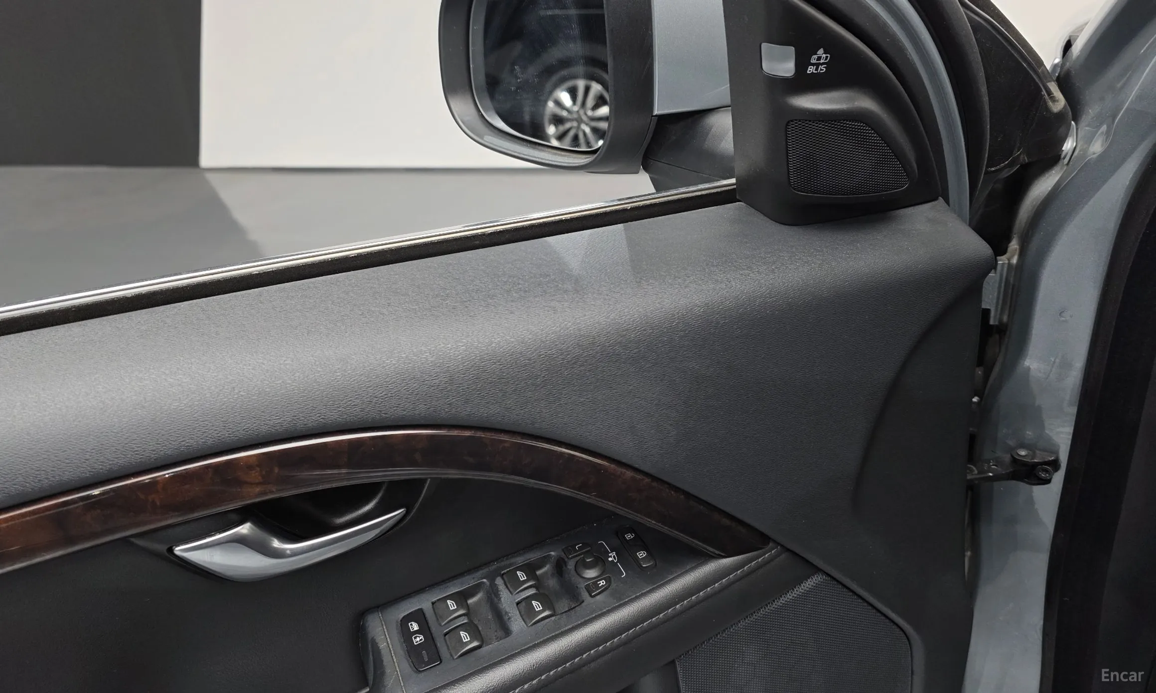 Volvo S80 превью 17