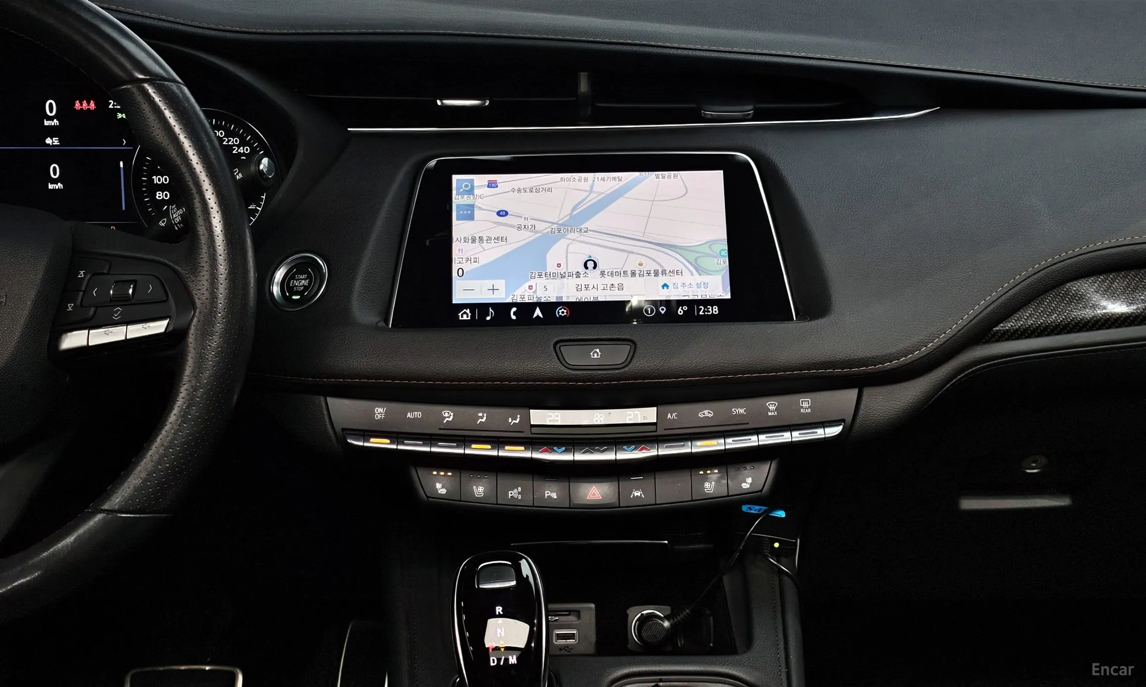 Cadillac XT4 превью 16