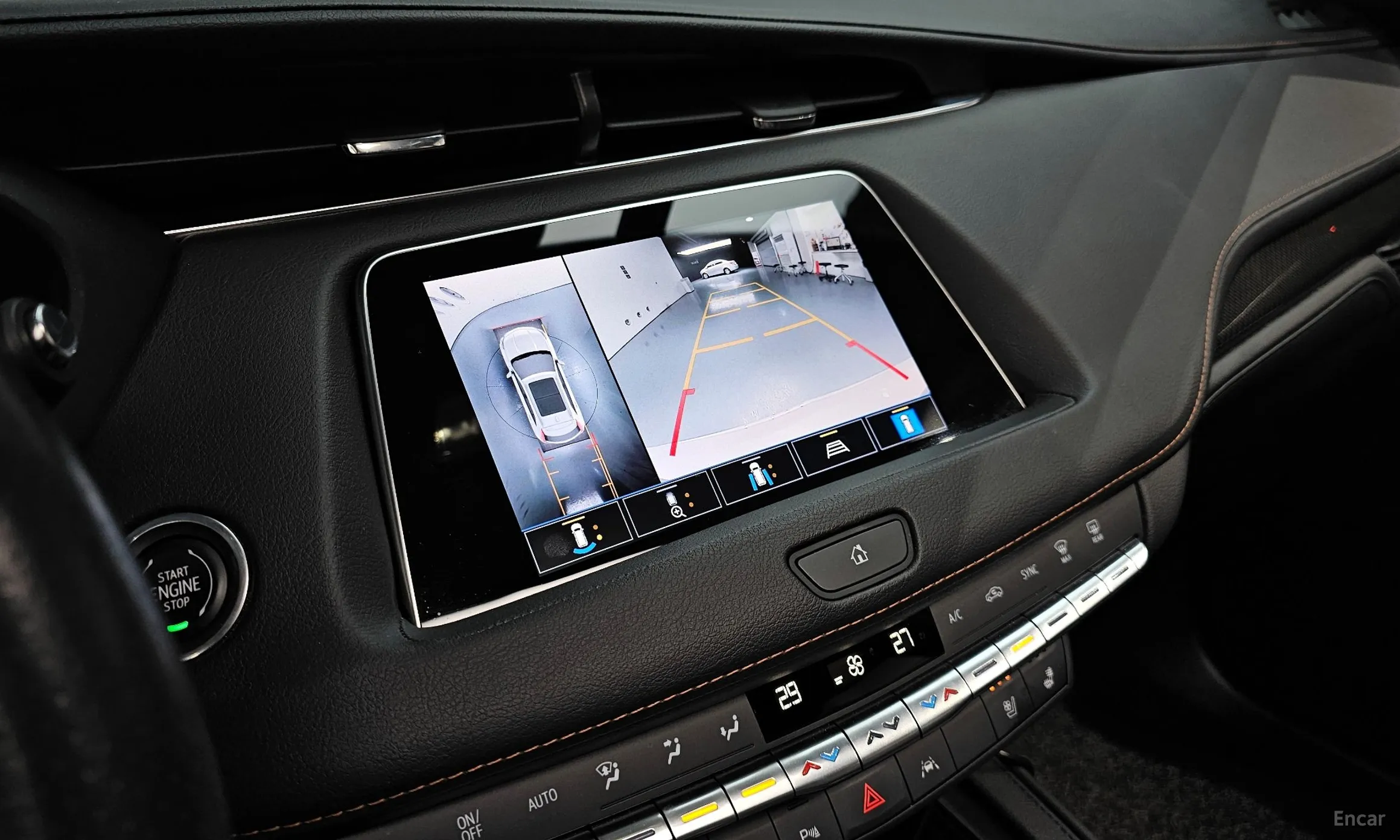 Cadillac XT4 превью 17