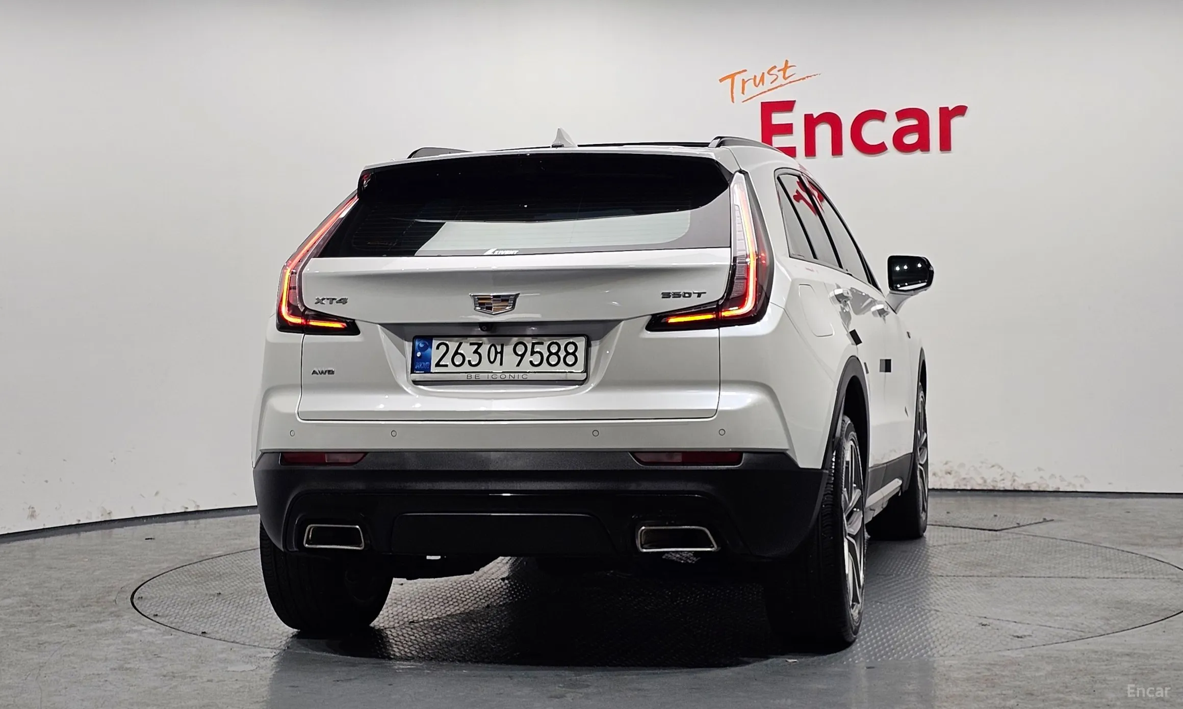 Cadillac XT4 превью 4