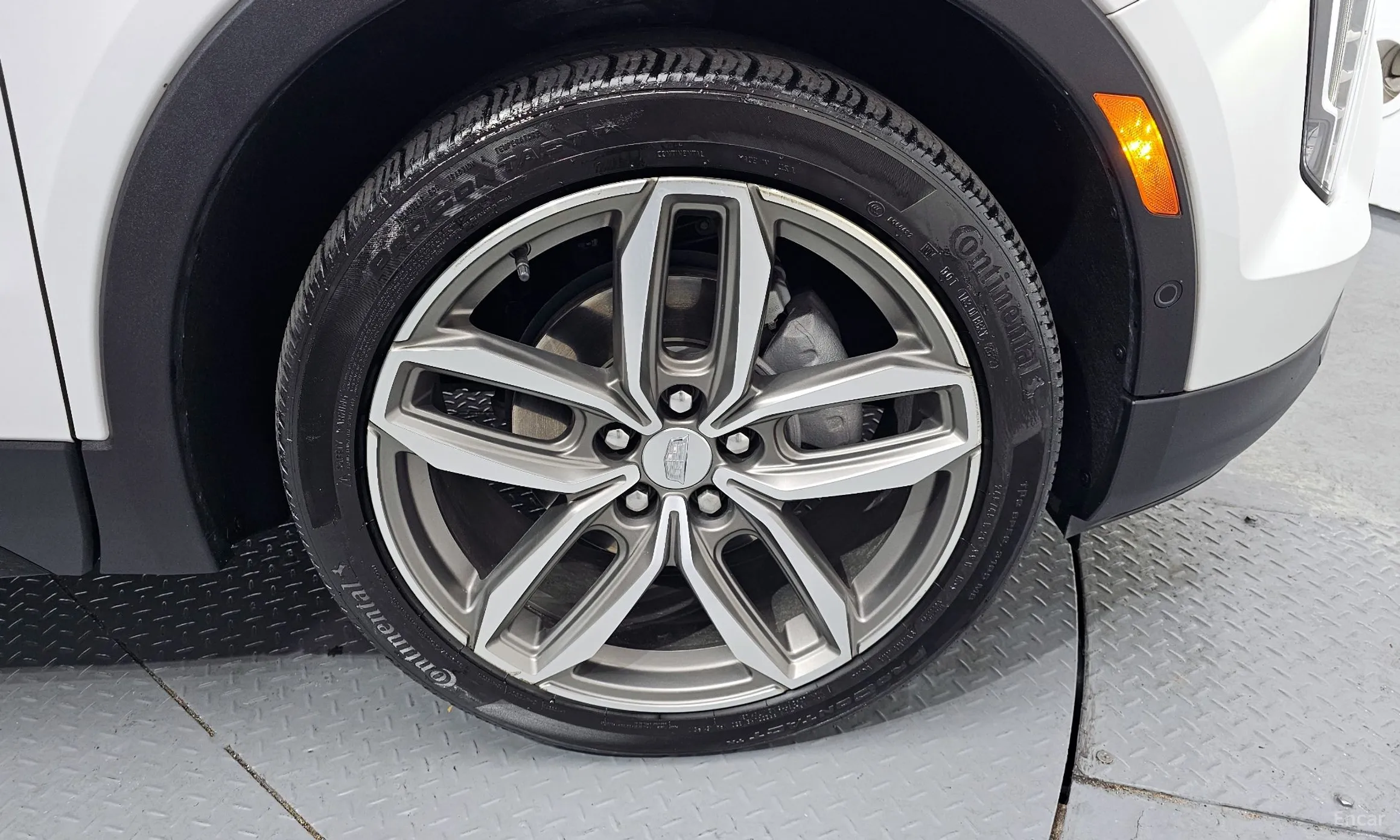 Cadillac XT4 превью 5