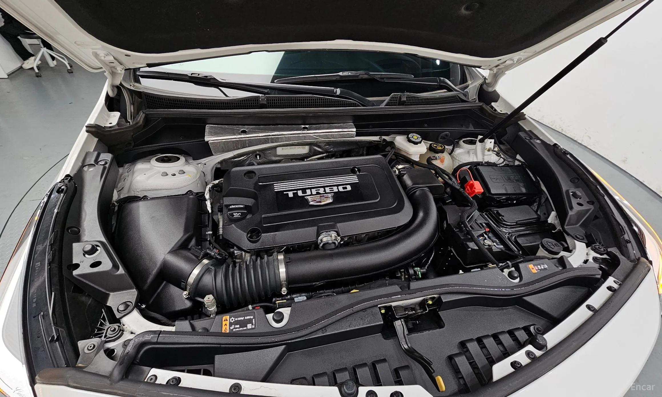 Cadillac XT4 превью 6