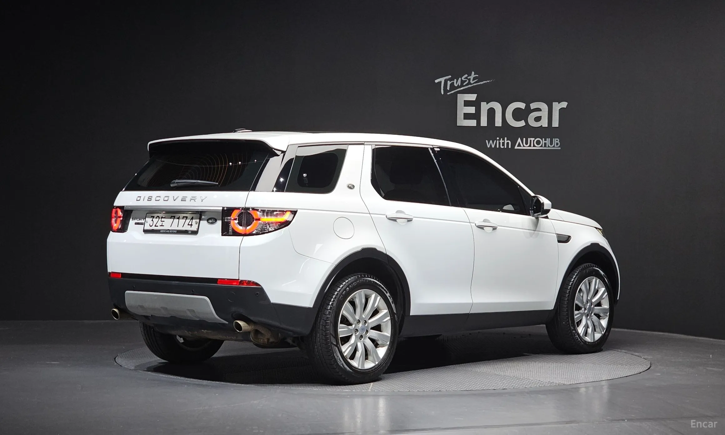 Land Rover Discovery Sports превью 2