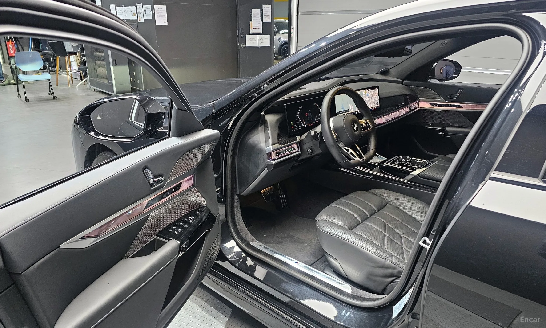 BMW 7 Series (G70) превью 10