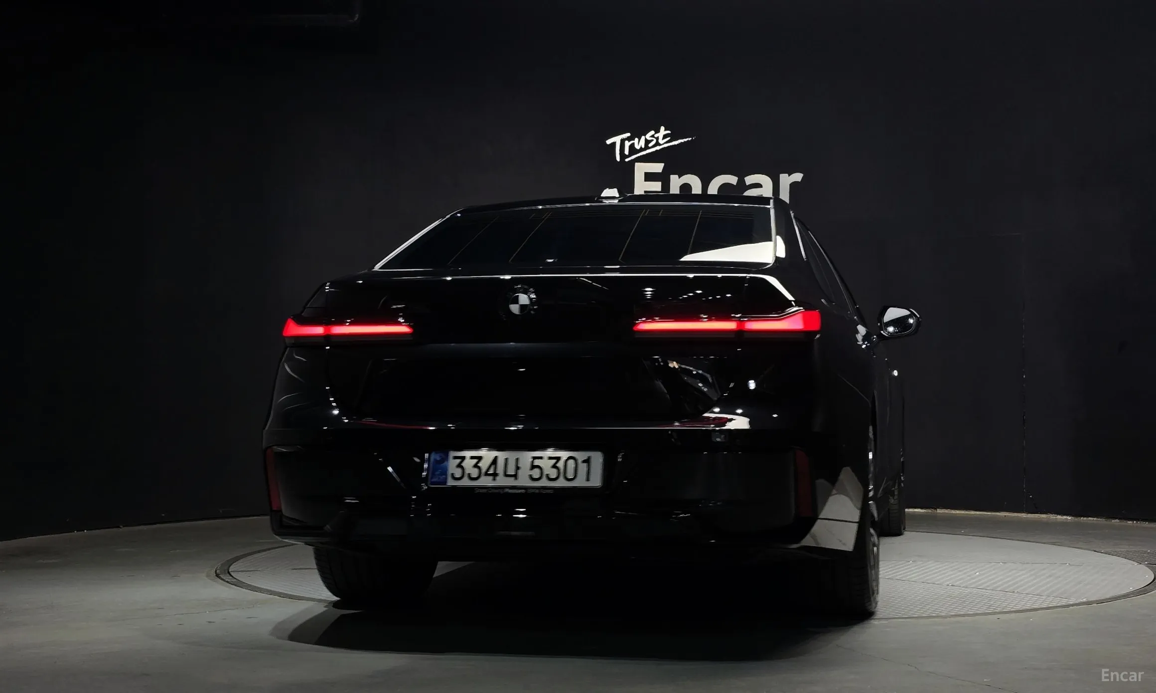 BMW 7 Series (G70) превью 4