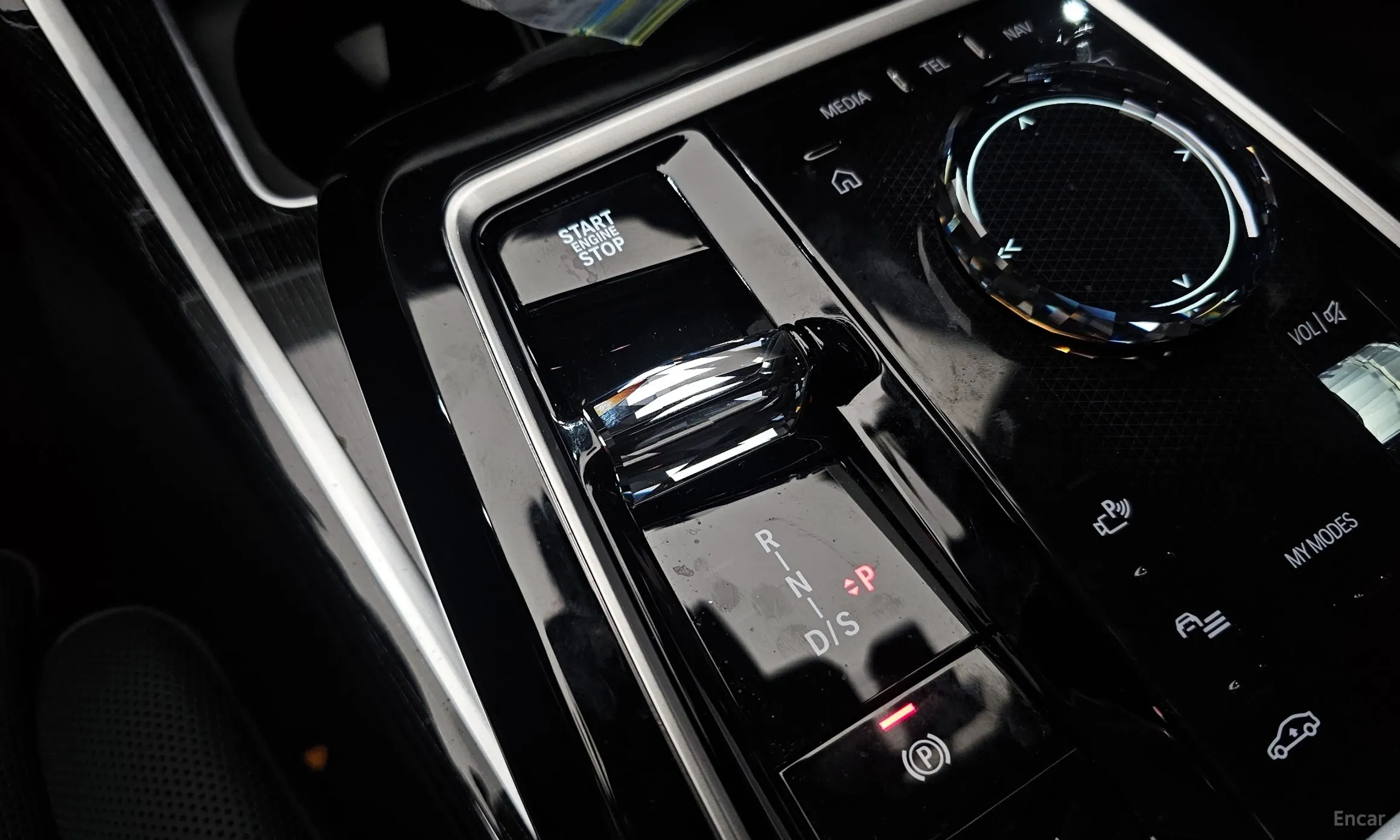 BMW 7 Series (G70) превью 9