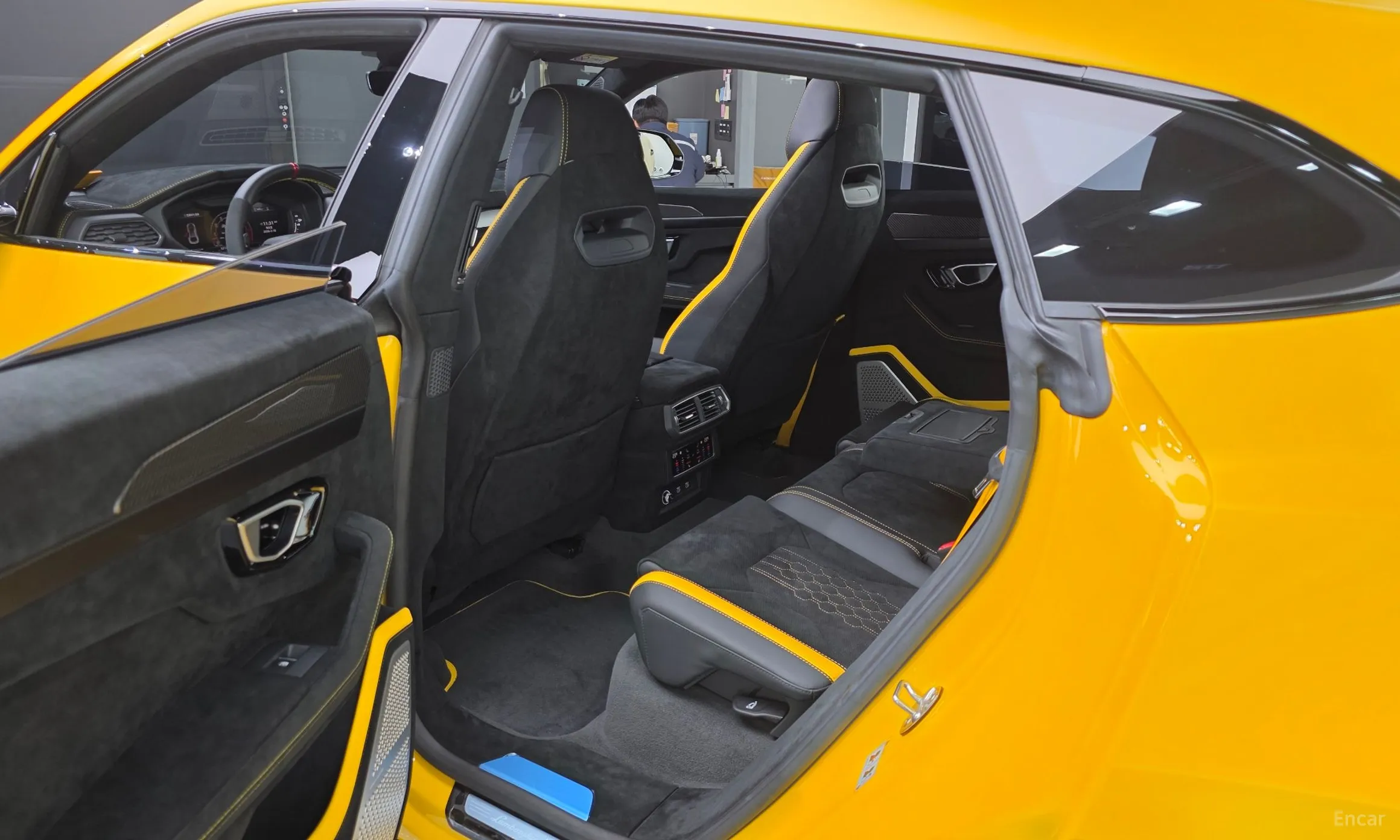 Lamborghini Urus превью 11