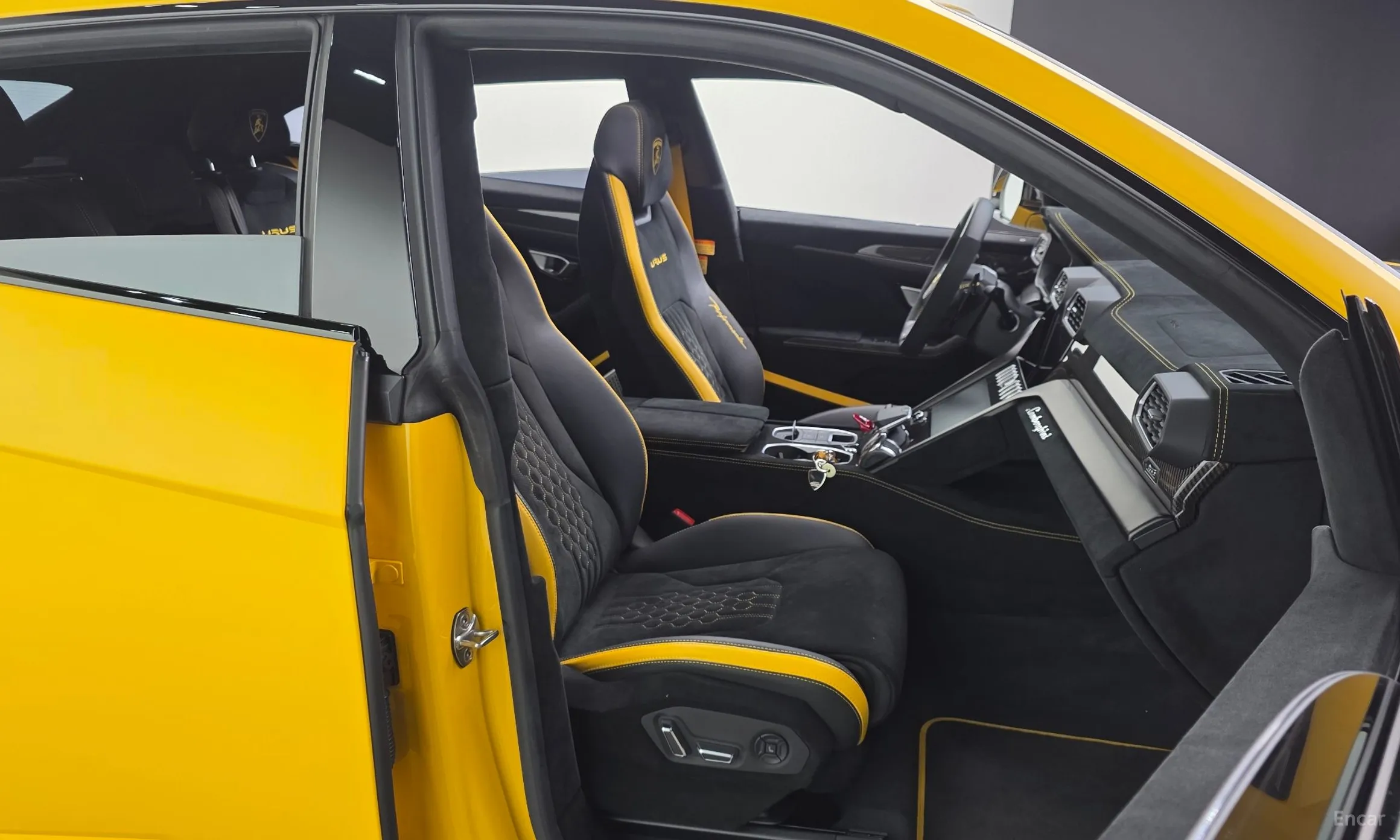 Lamborghini Urus превью 12