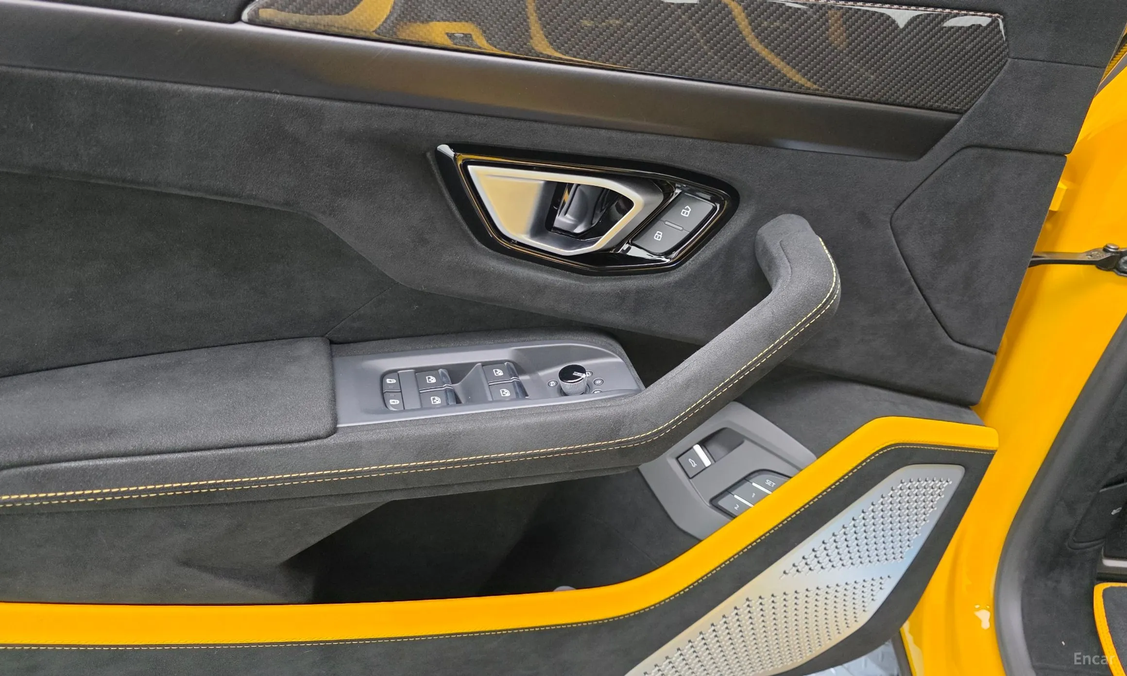 Lamborghini Urus превью 14