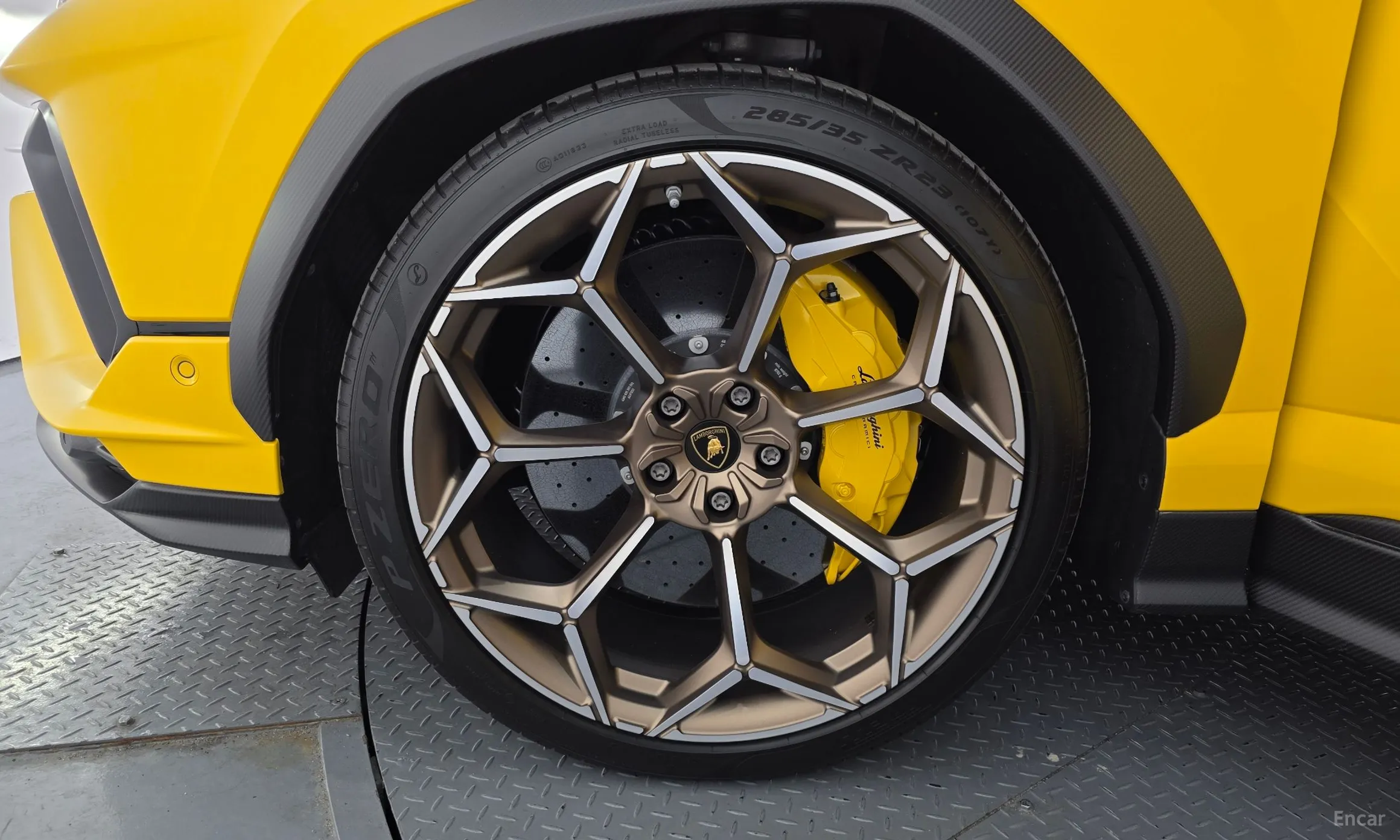 Lamborghini Urus превью 5