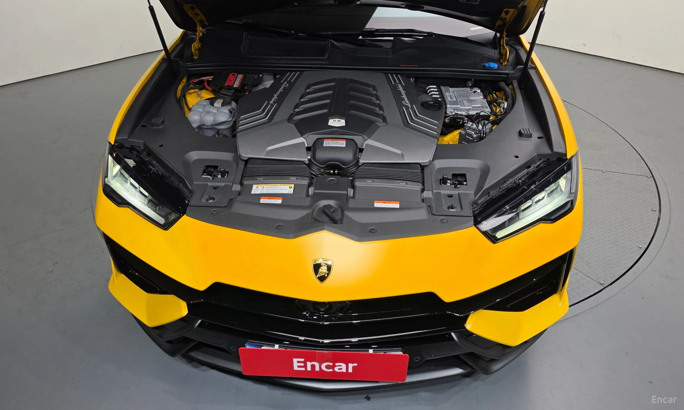 Lamborghini Urus превью 6