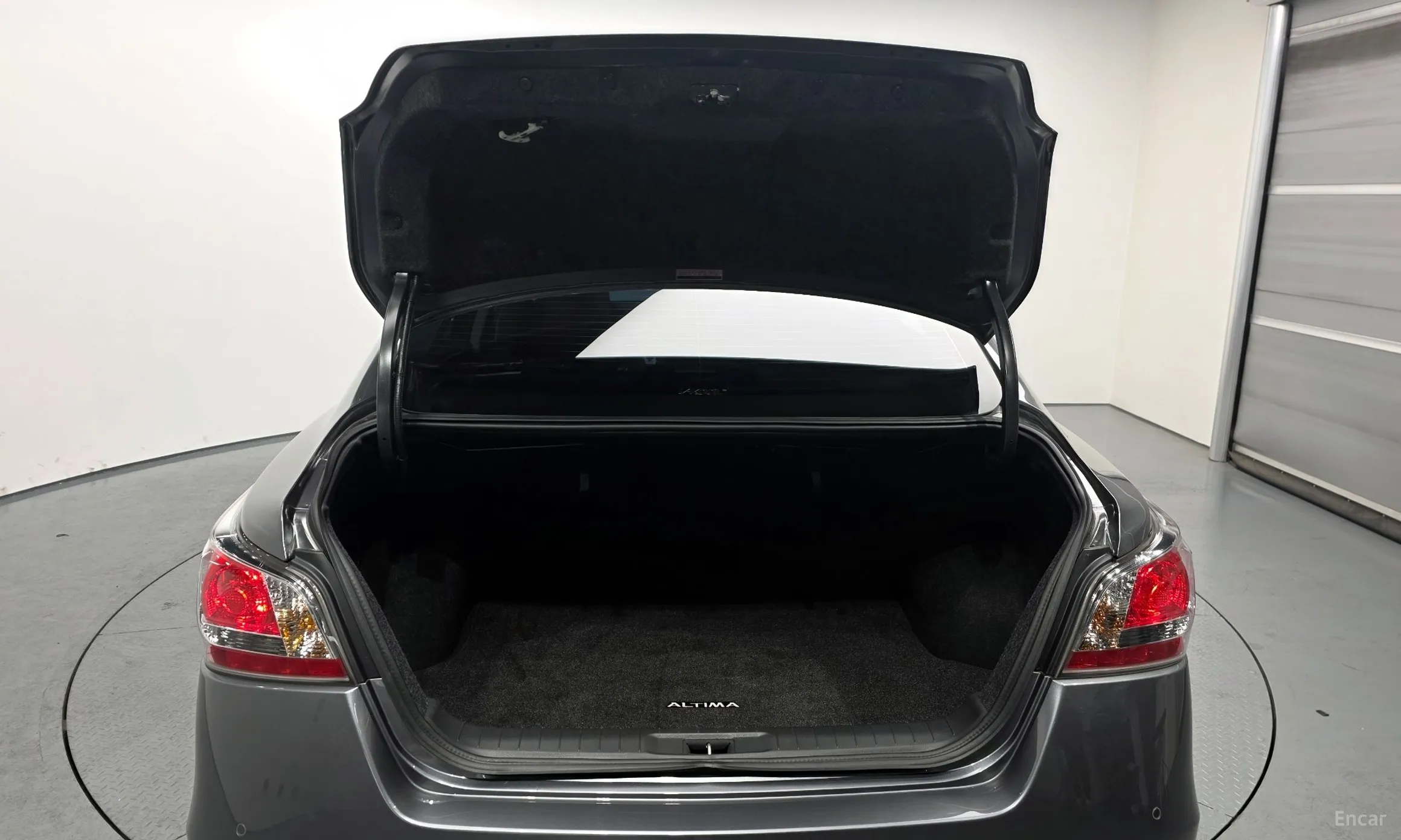 Nissan Altima превью 20