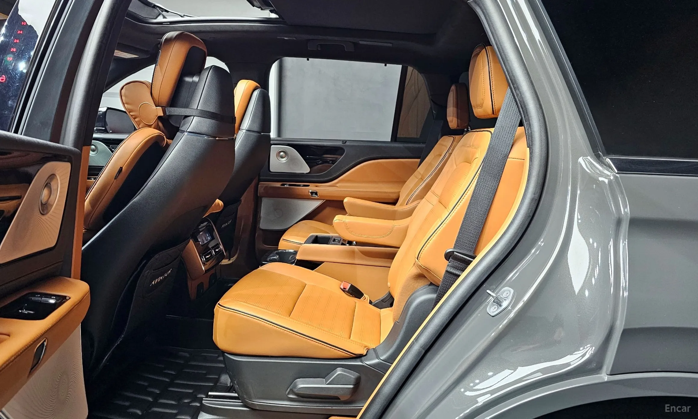 Lincoln Aviator 2nd Generation превью 12