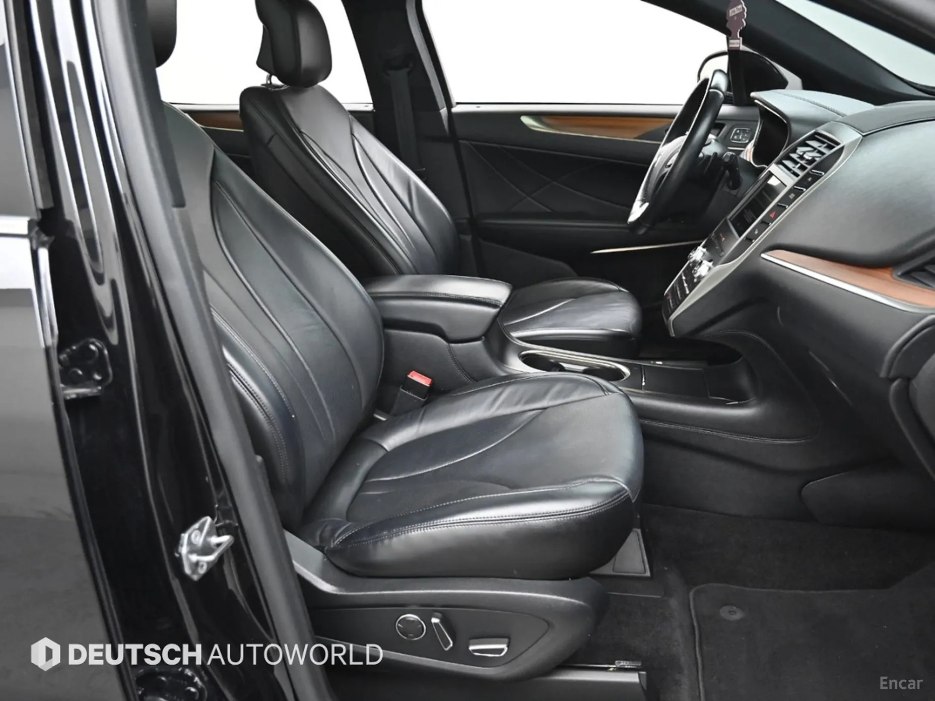 Lincoln MKC превью 10