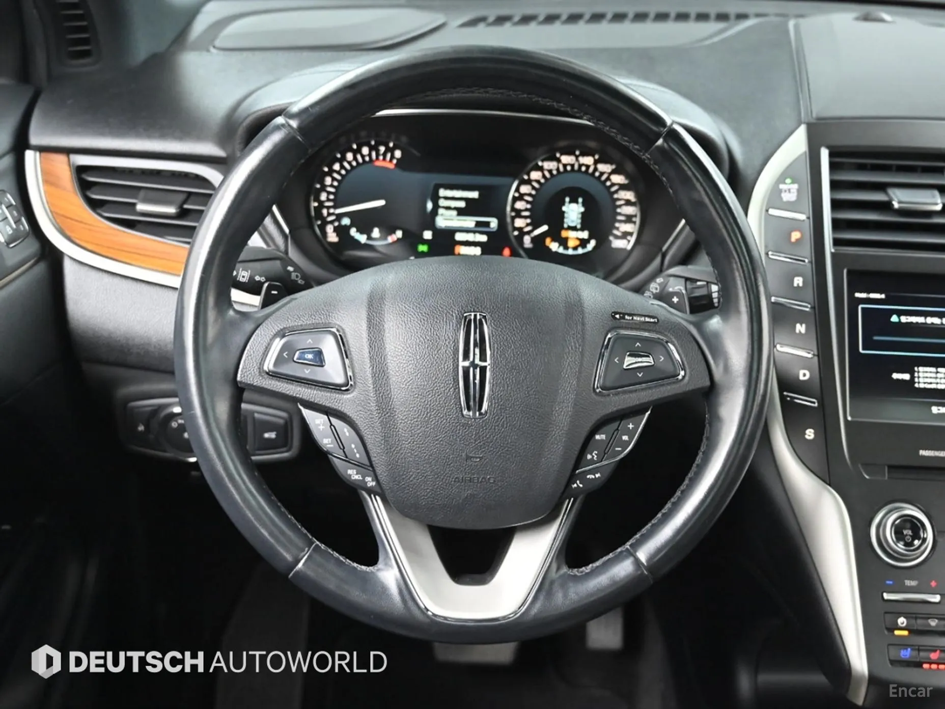 Lincoln MKC превью 13