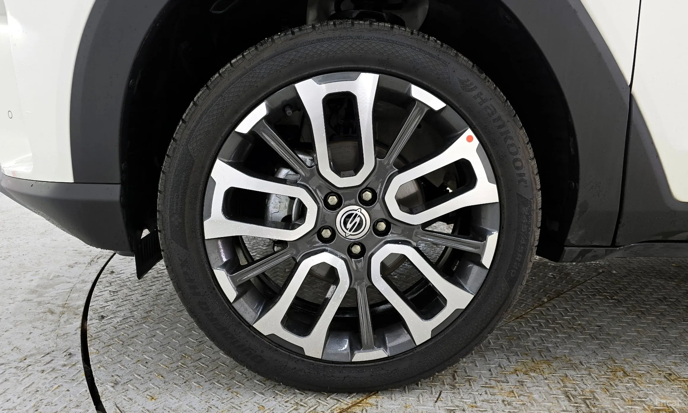 KG Mobility (SsangYong) Torres превью 5
