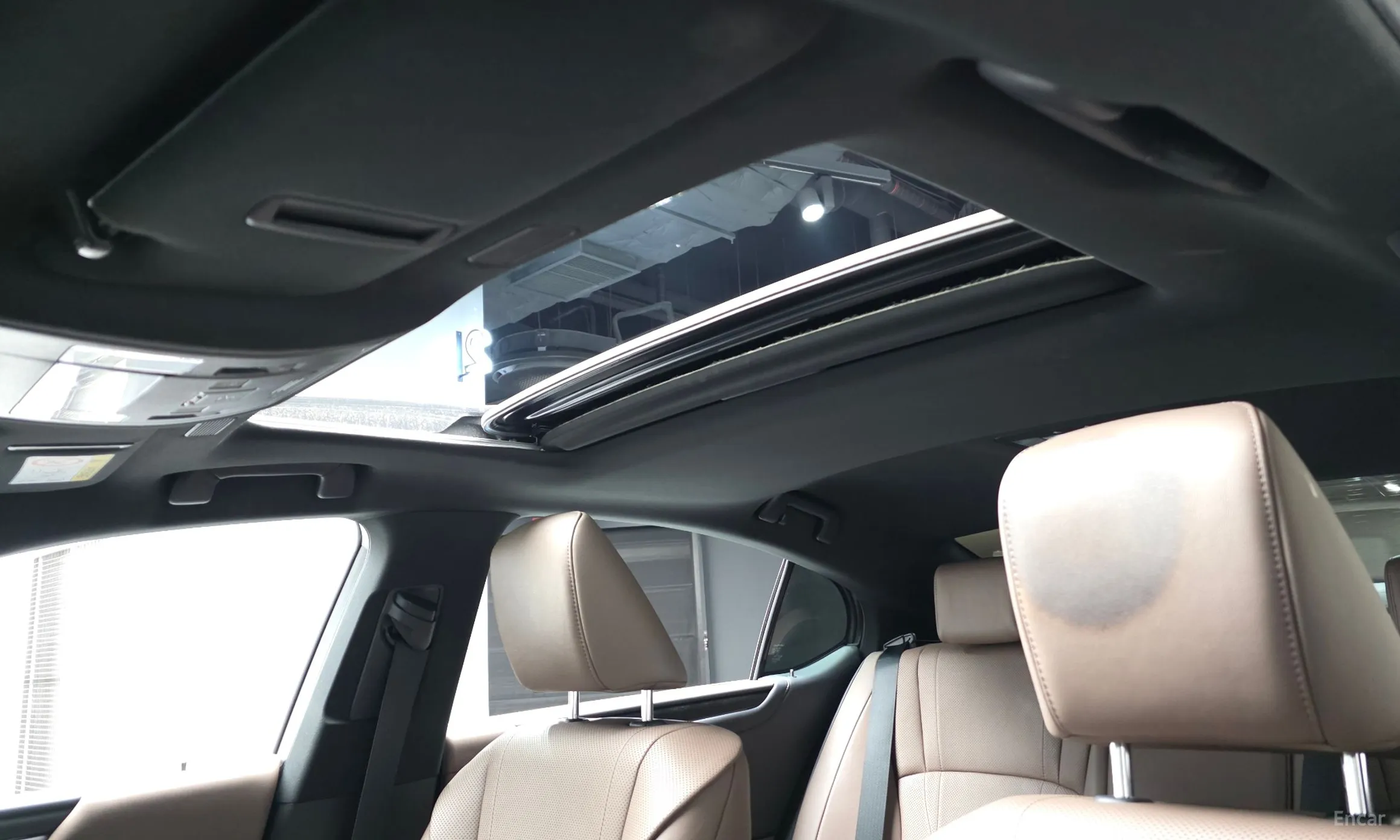 Lexus ES300h 7th Generation превью 18