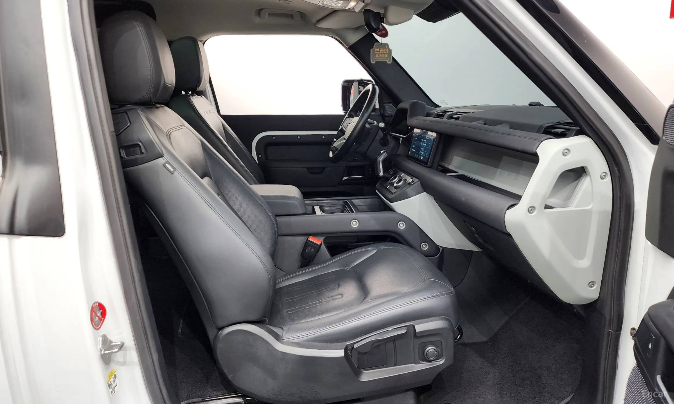 Land Rover Defender (L663) превью 11
