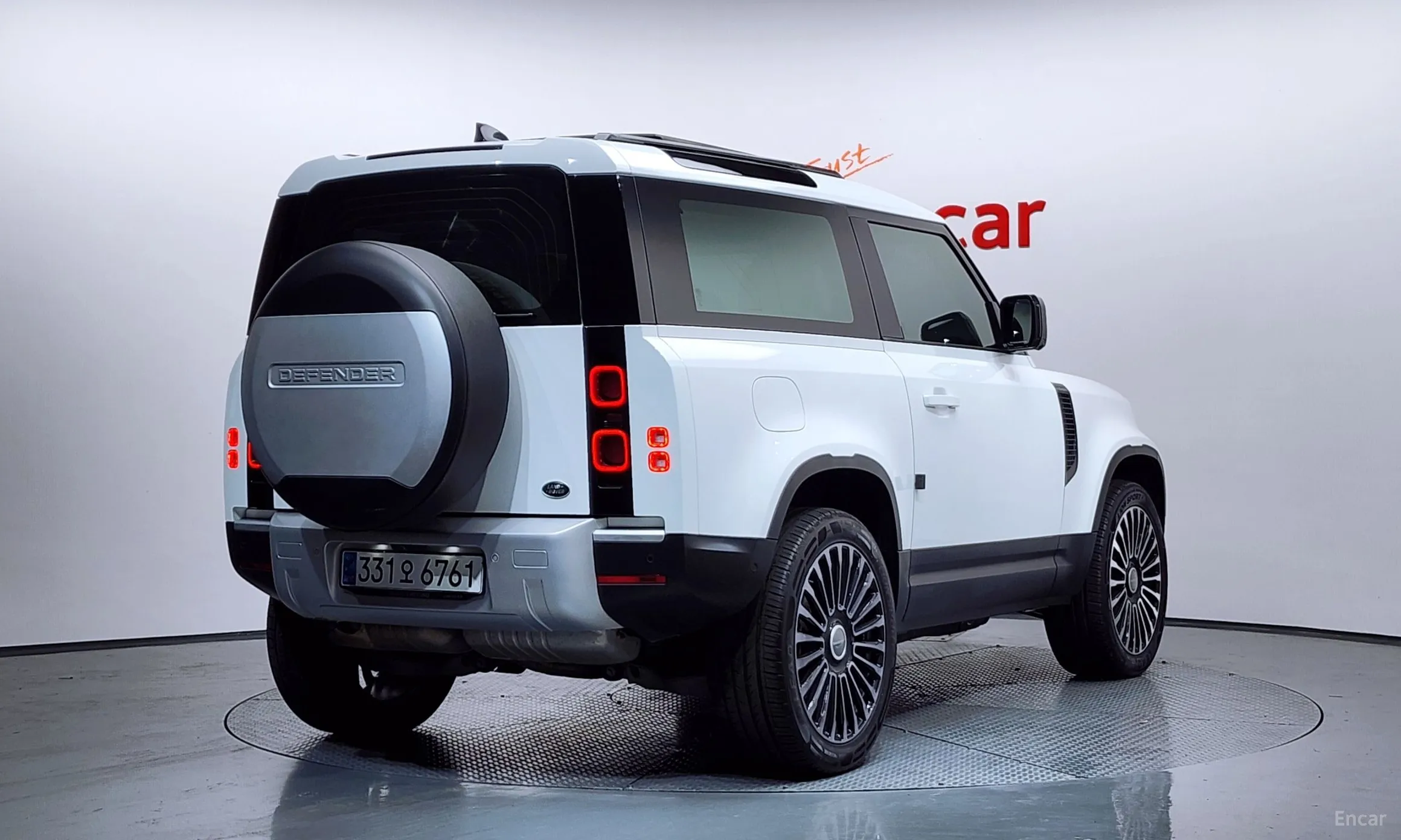 Land Rover Defender (L663)