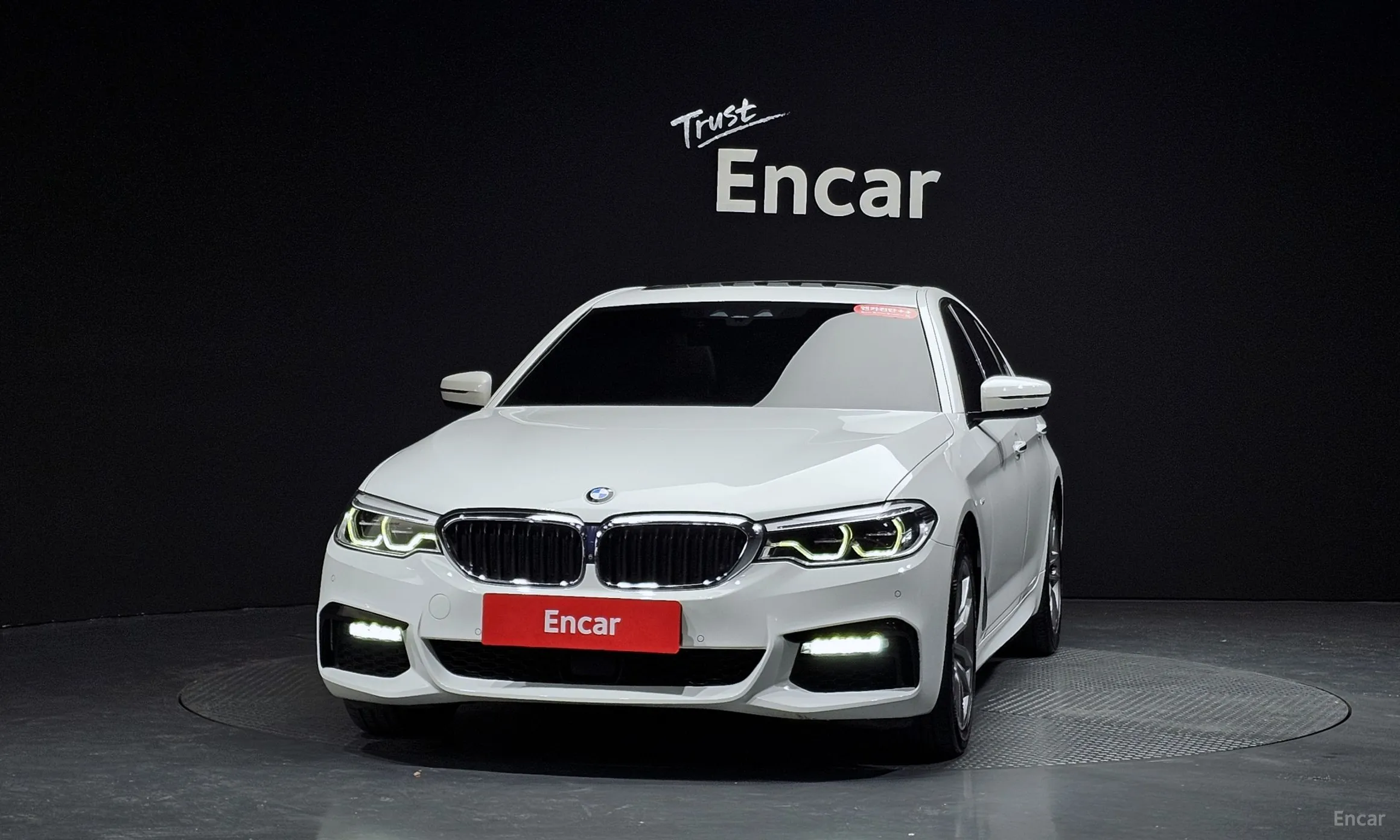 BMW 5 Series (G30) превью 3