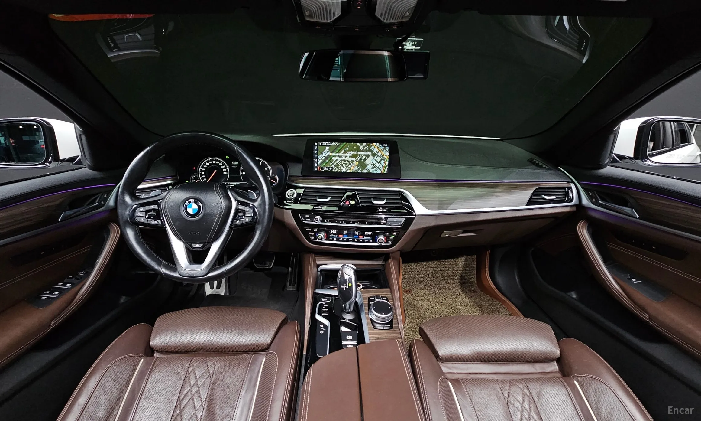BMW 5 Series (G30) превью 7