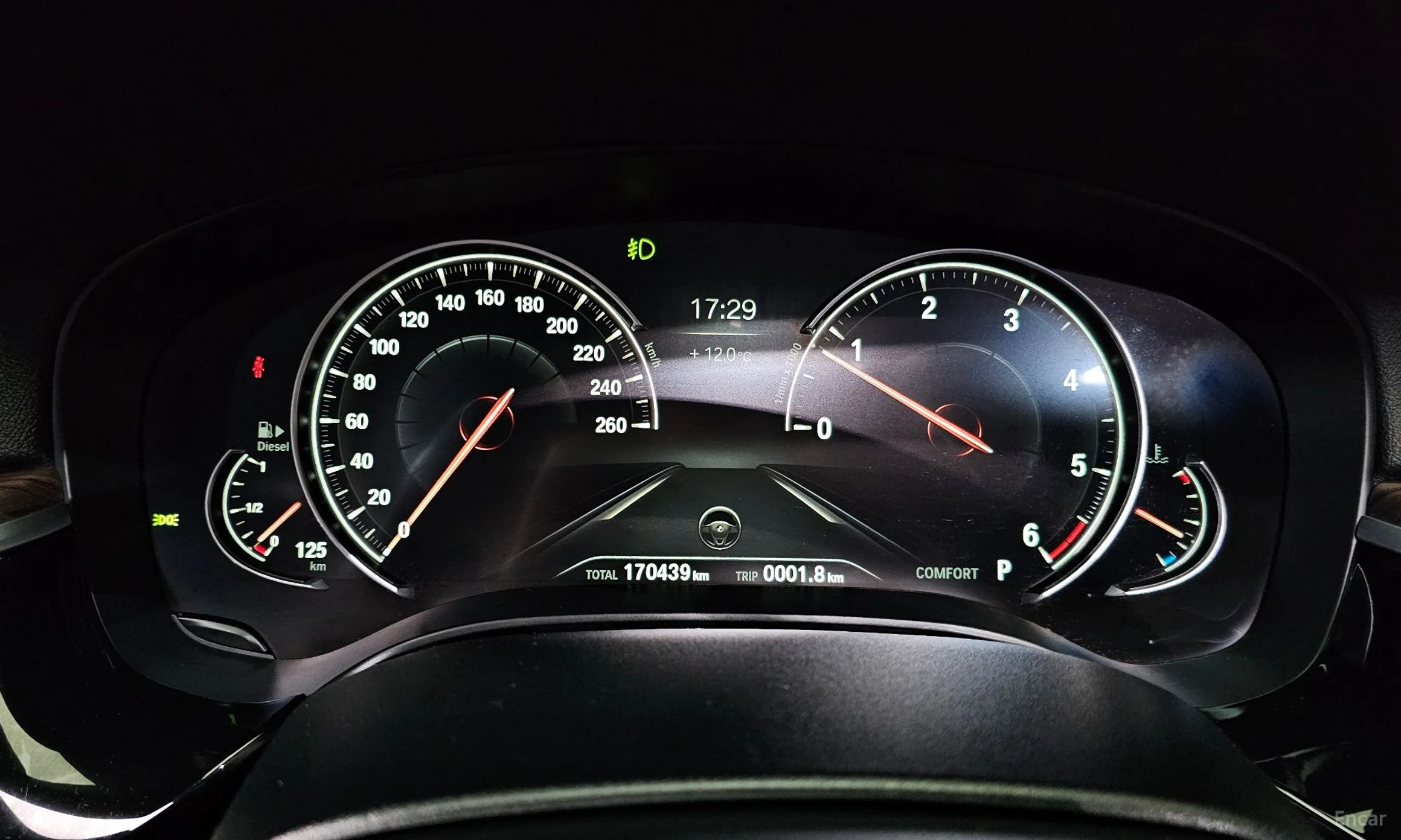 BMW 5 Series (G30) превью 8