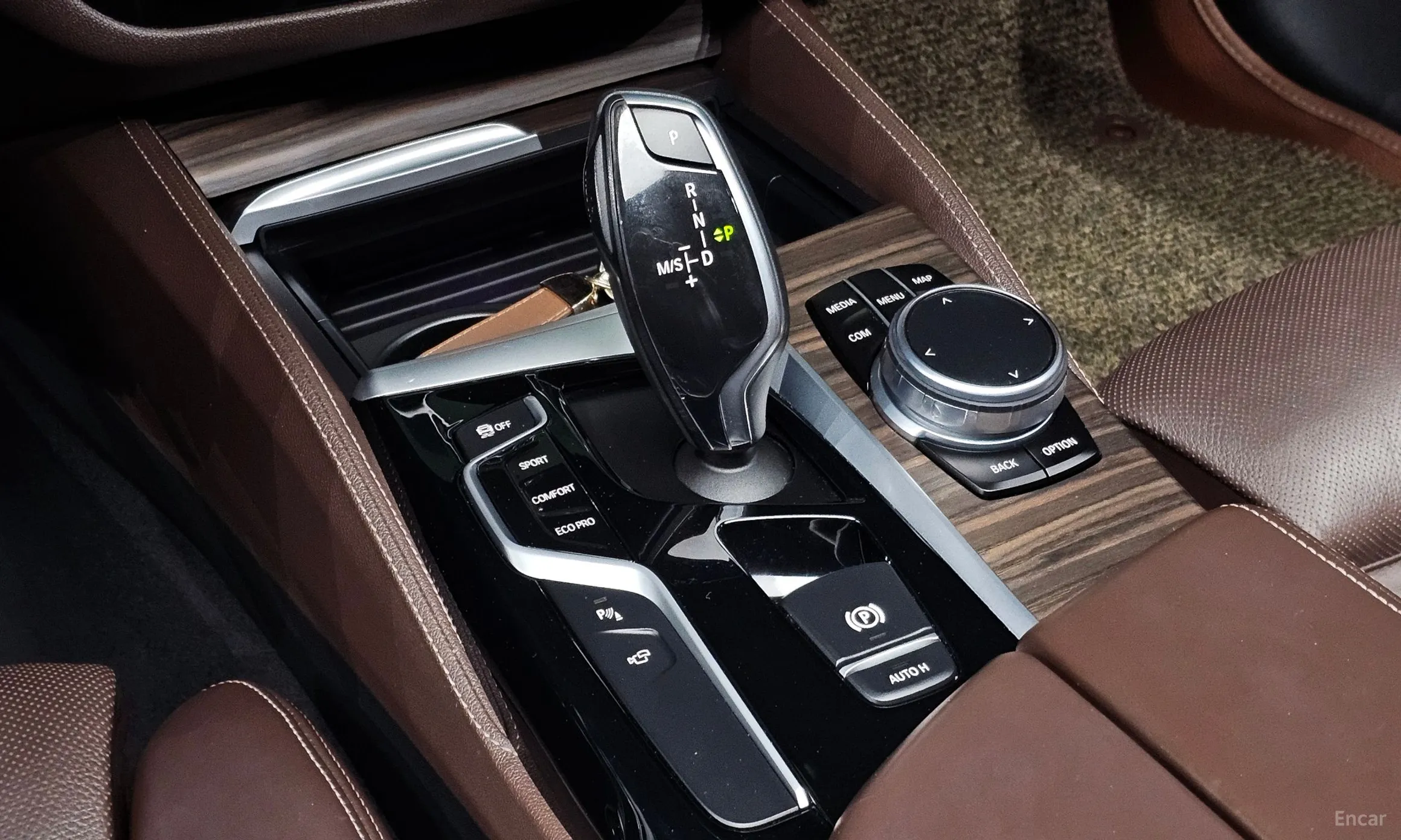 BMW 5 Series (G30) превью 9