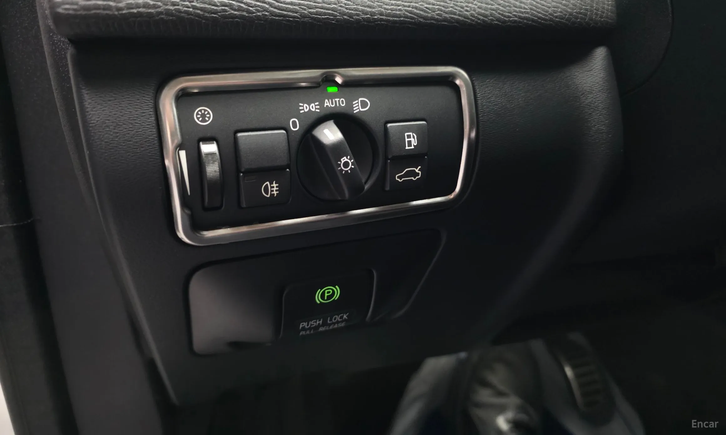 Volvo XC60 превью 17