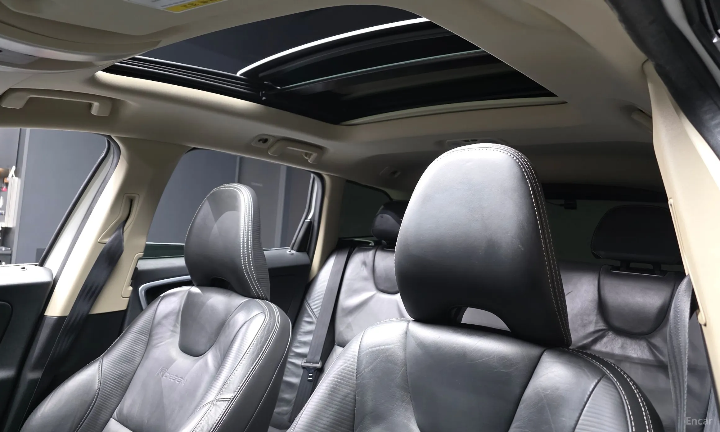 Volvo XC60 превью 19
