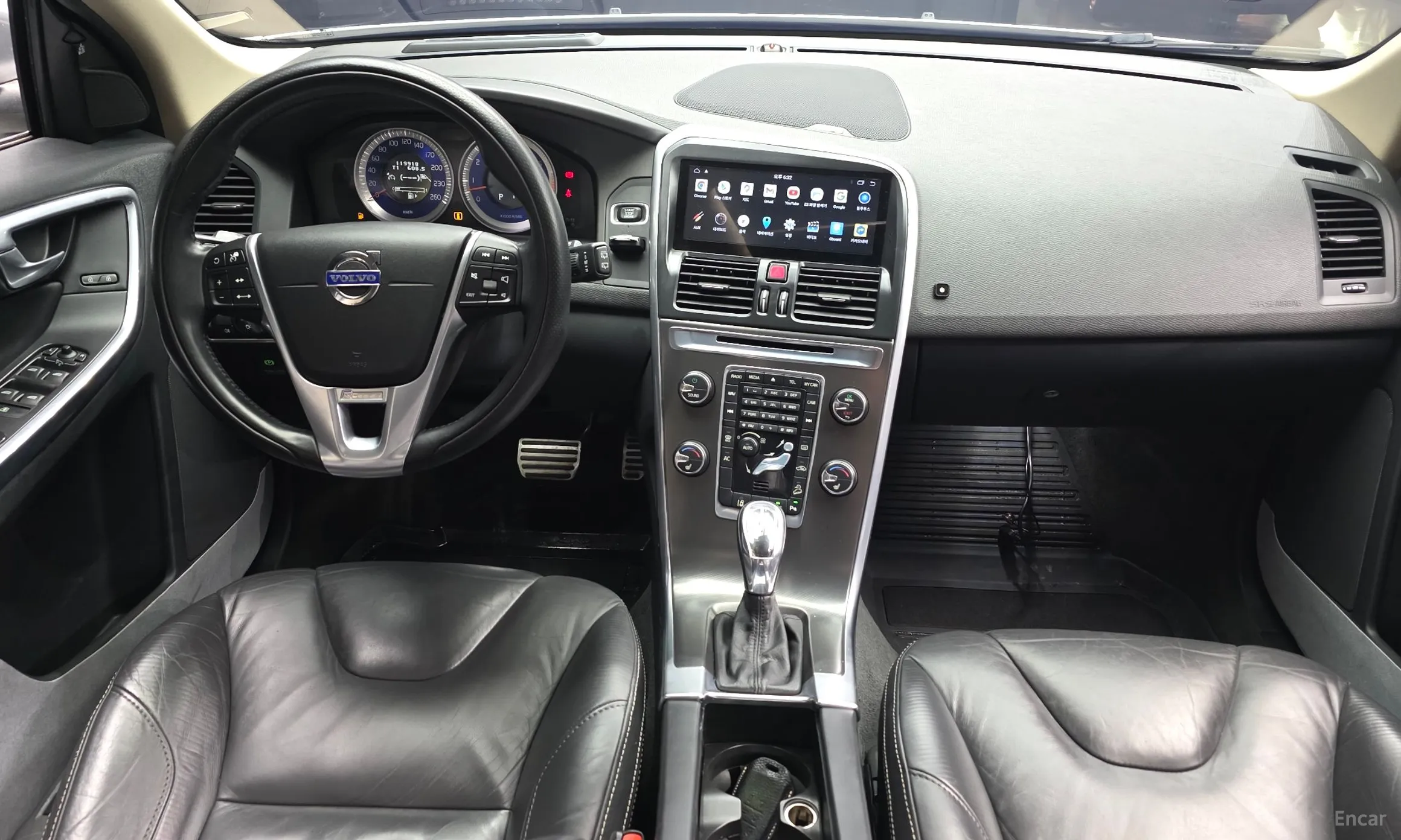 Volvo XC60 превью 7