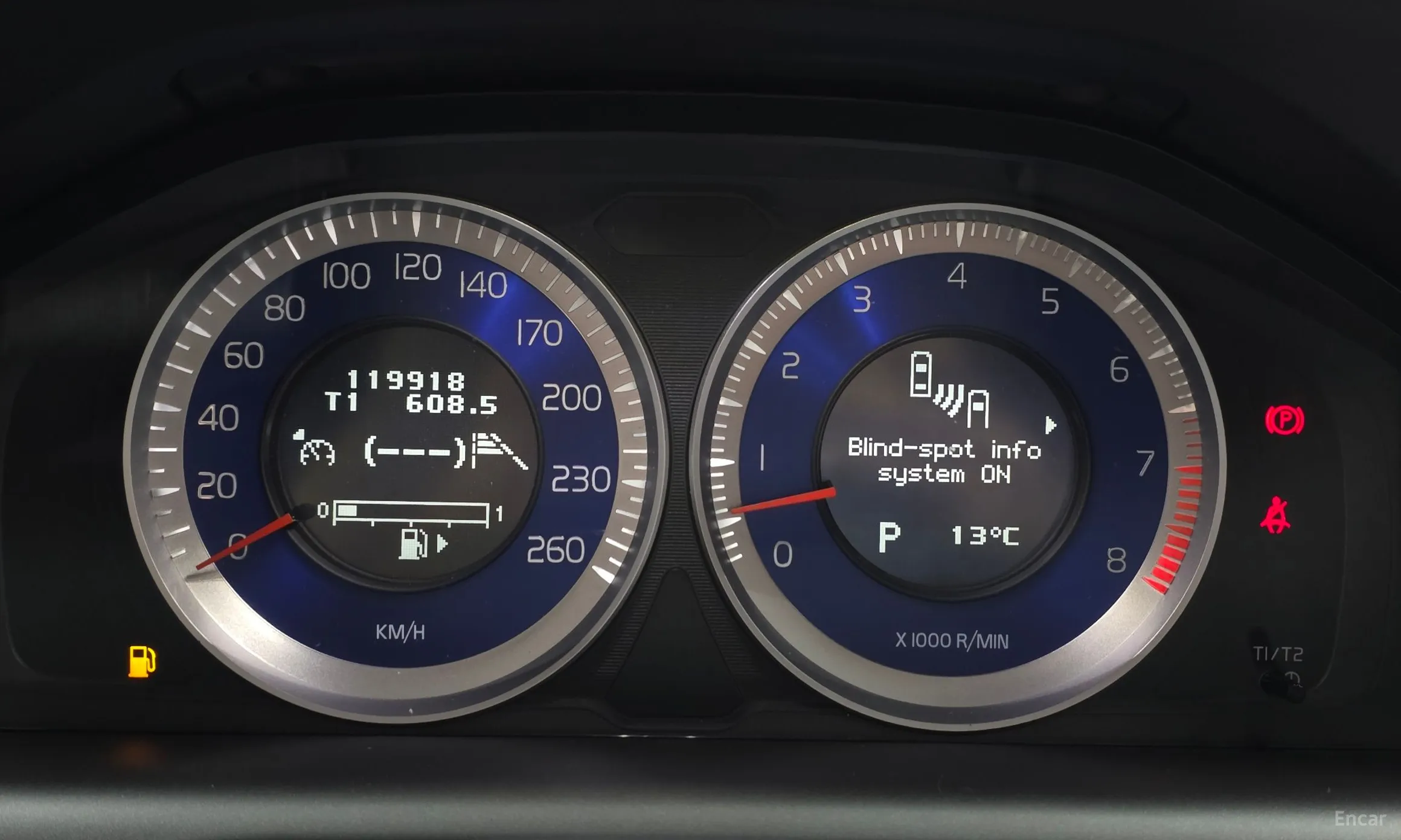 Volvo XC60 превью 8