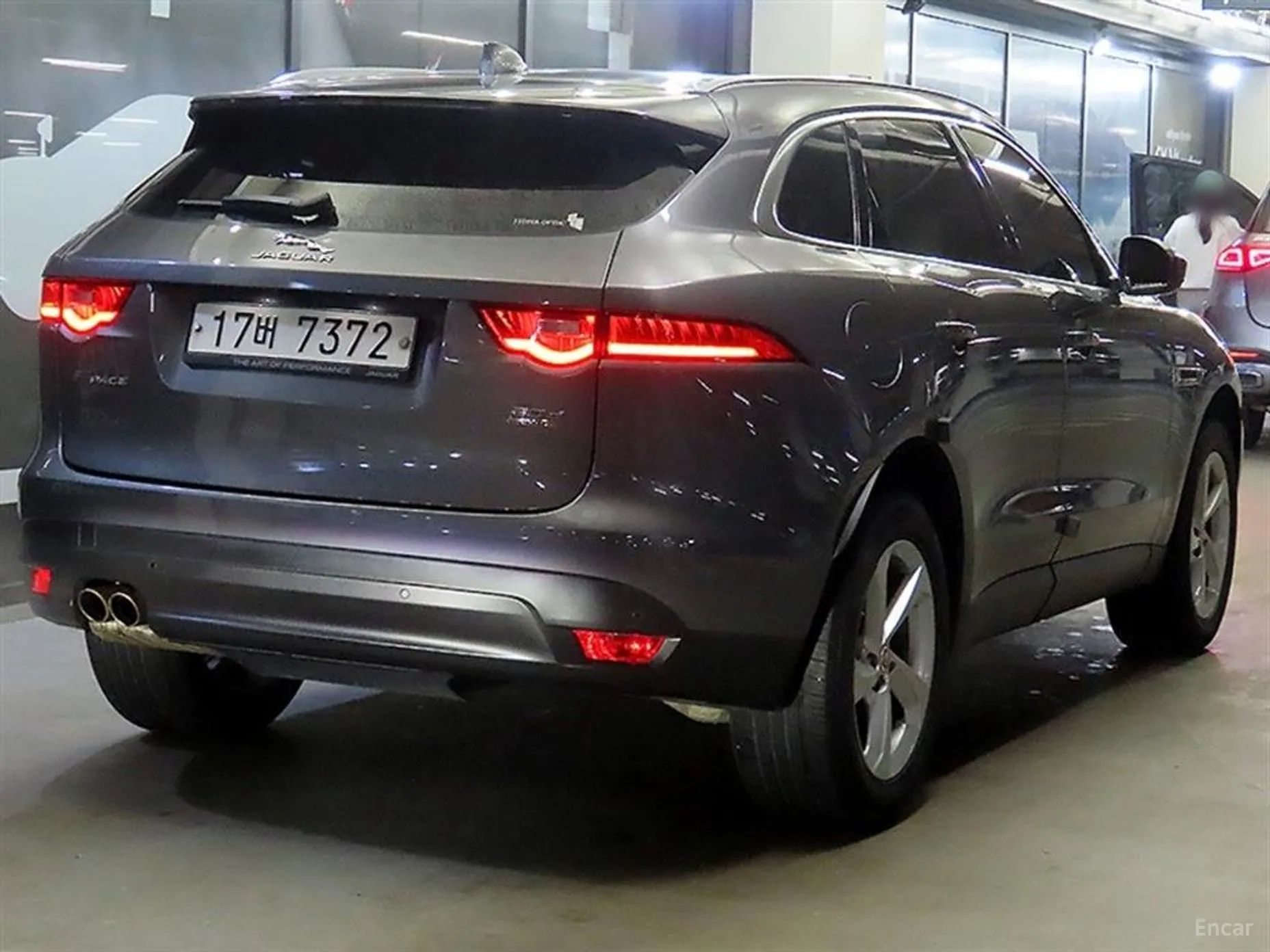 Jaguar F-PACE превью 4