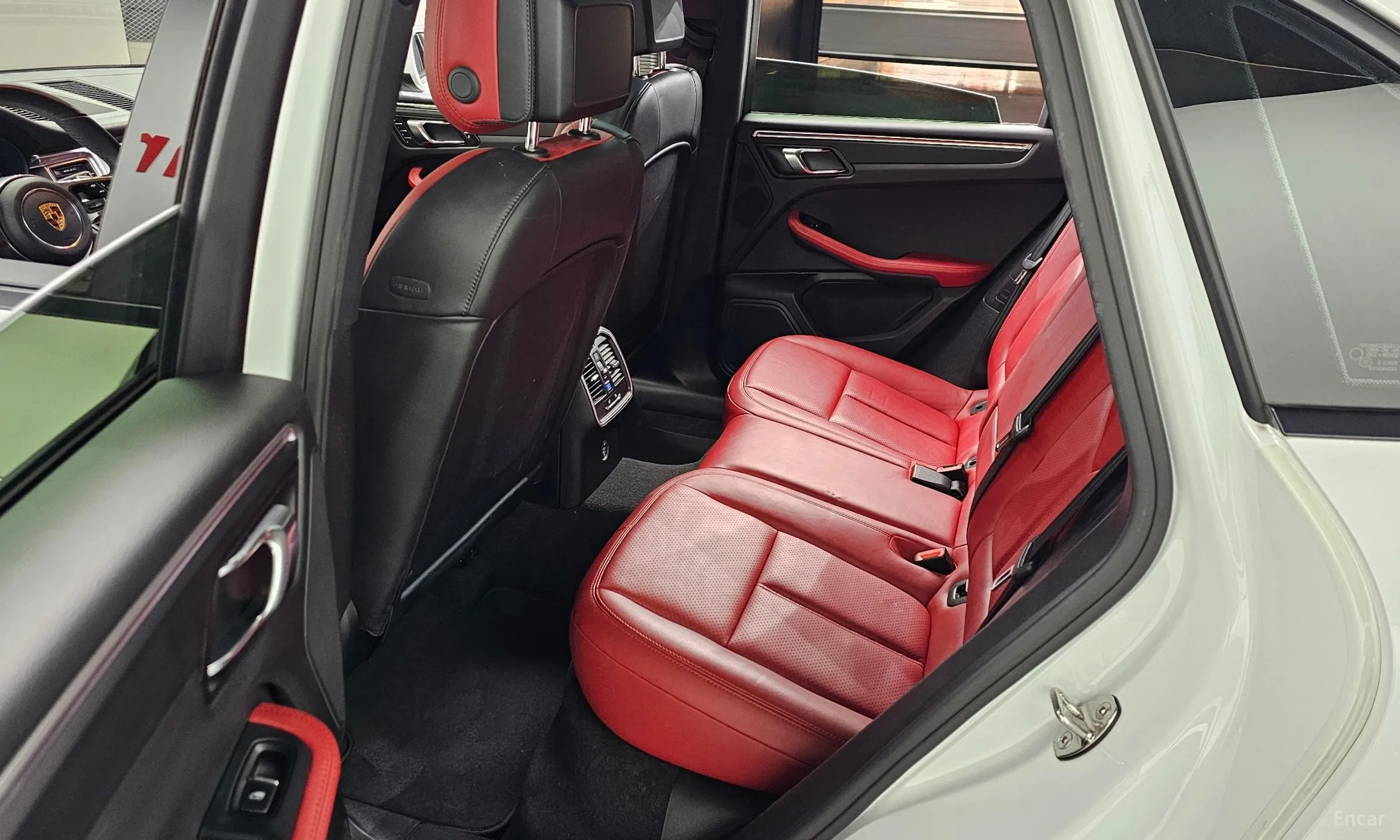 Porsche Macan превью 12