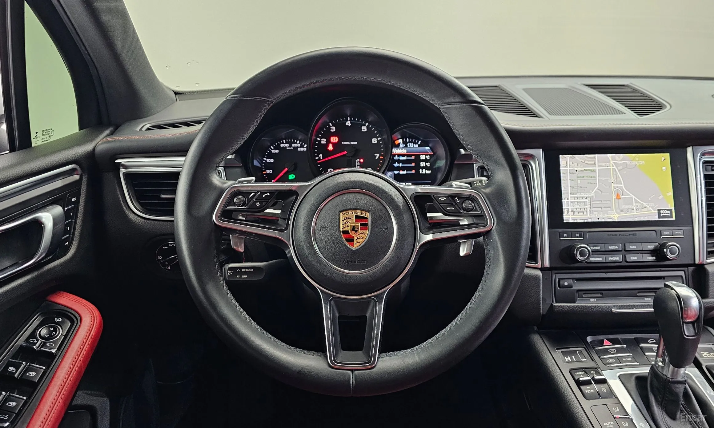 Porsche Macan превью 13