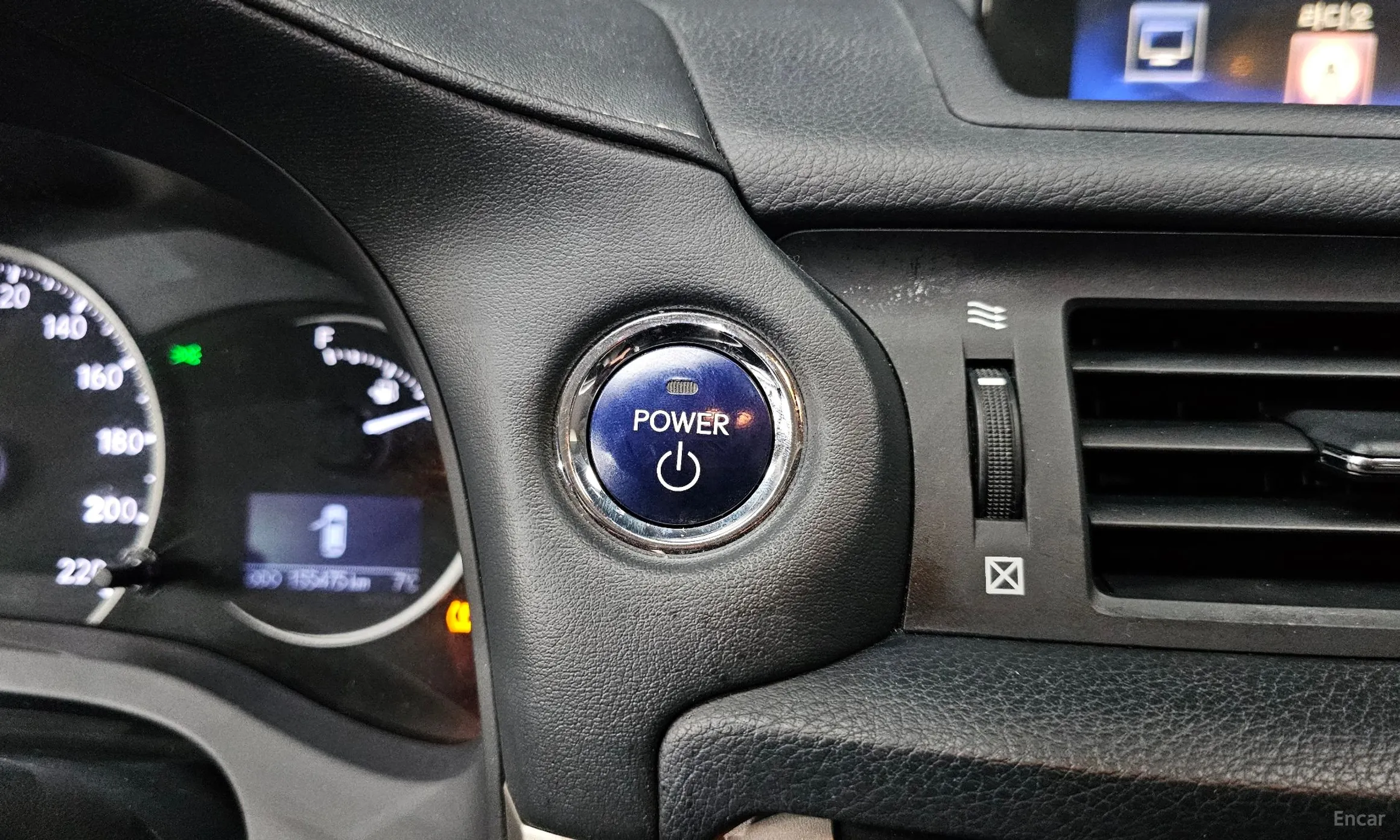 Lexus CT200h превью 18