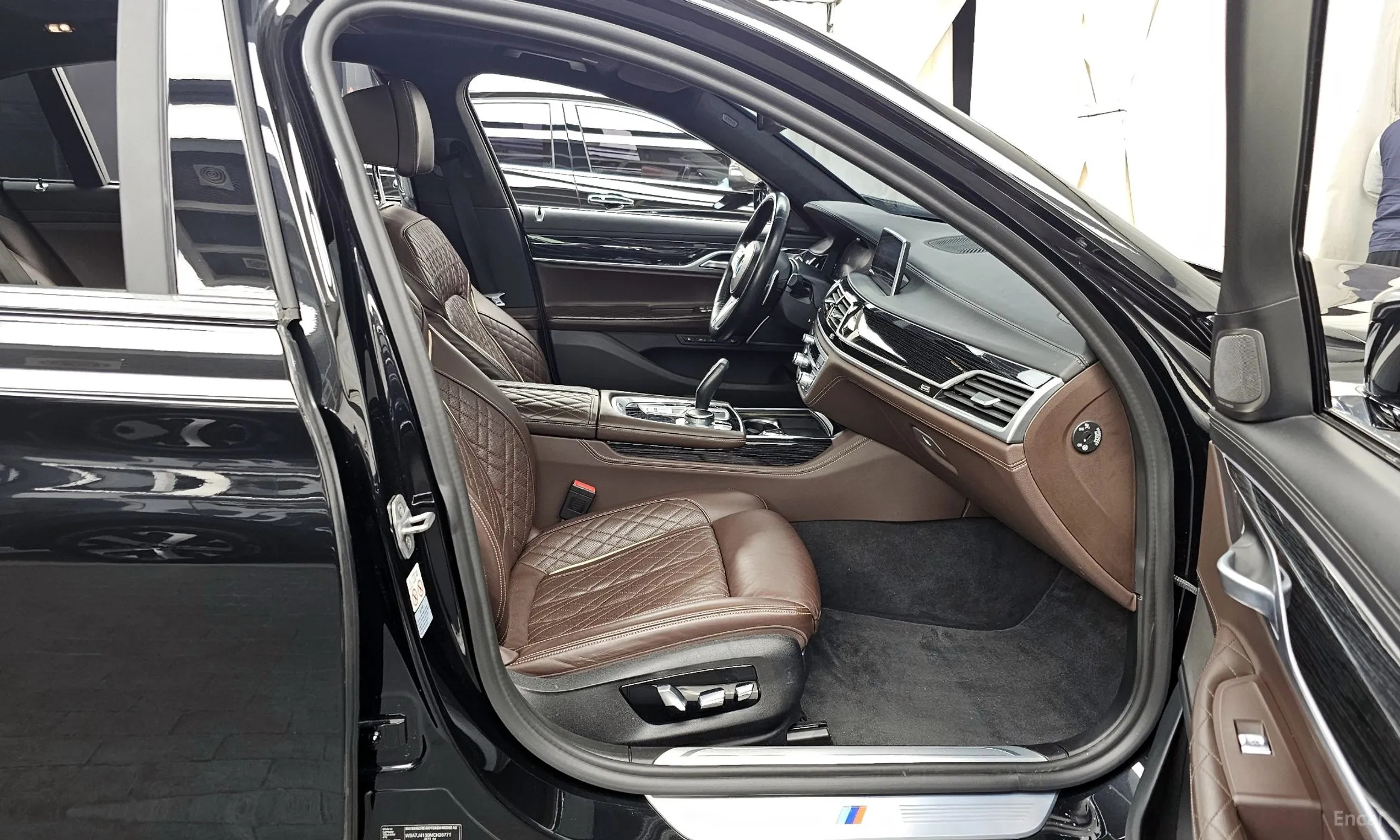 BMW 7 Series (G11) превью 11