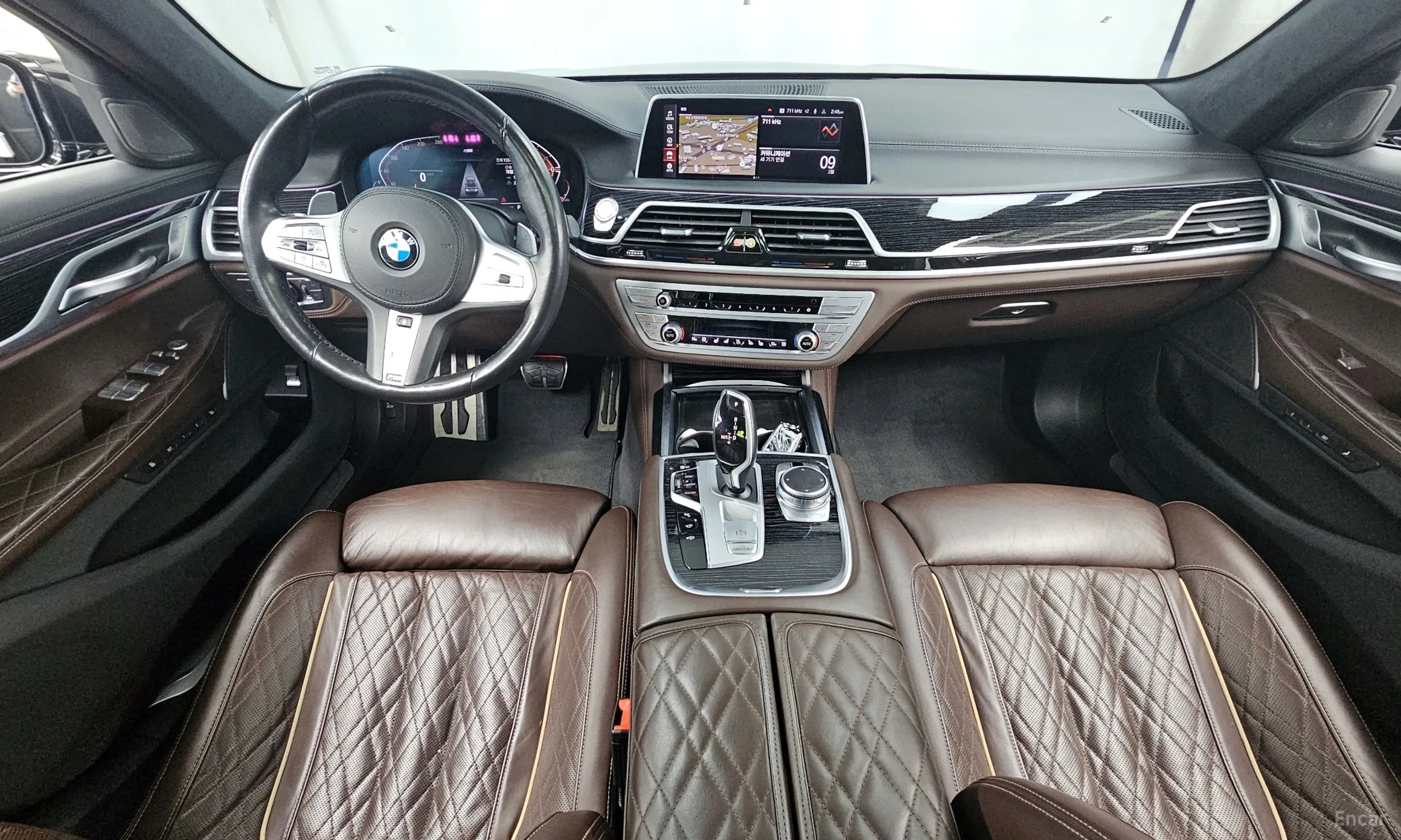 BMW 7 Series (G11) превью 7